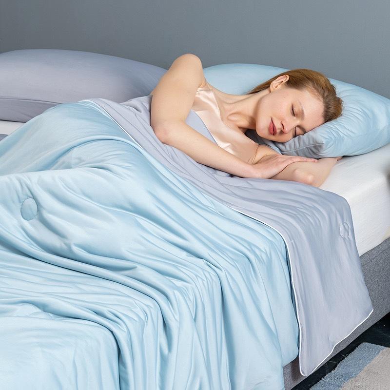 Ice Silk Summer Air Conditioning Cooling Quilt  Comforter Lightweight Blankets Skin-friendly Breathable Water Washable Fabric