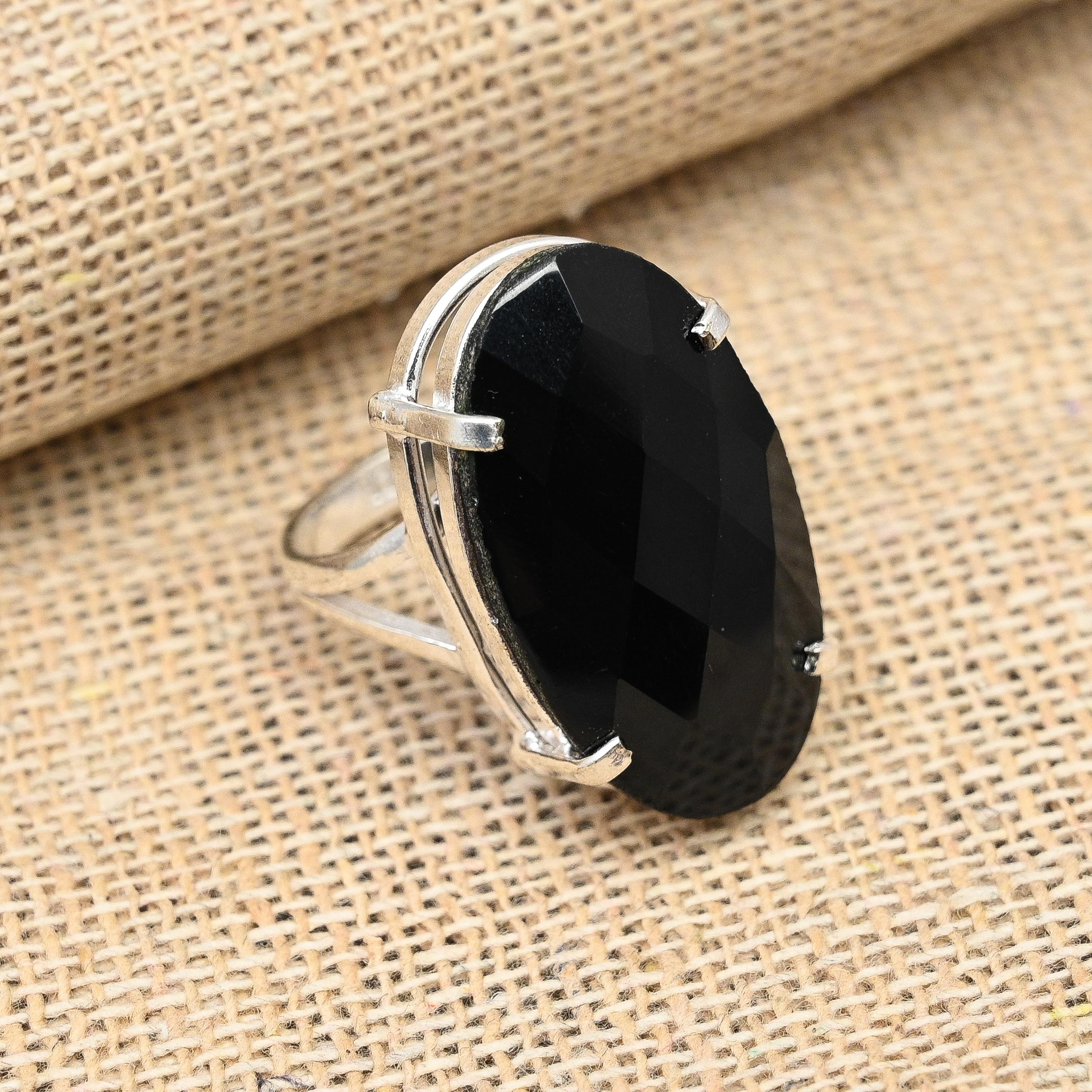 Attraktiv svart Spinel Gemstone Handgjorda smycken 925 Solid Sterling Silver påkostade Ring