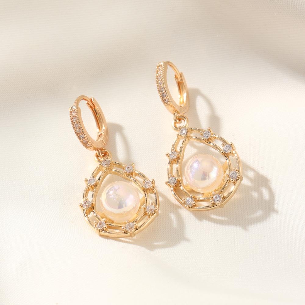 1 Pair Luxurious Hollow Imitation Pearl Drop Shape Dangle Earrings for Women Cubic Zirconia Jewelry Wedding Party Accessories