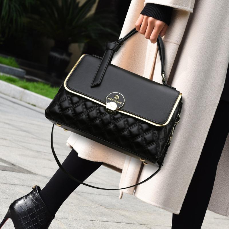 High End Hardware Decoration Large Capacity Lady Crossbody Bag Fashion Lingge Grain Leisure Women's Handbag Spring Versatile Female One Shoulder Bag