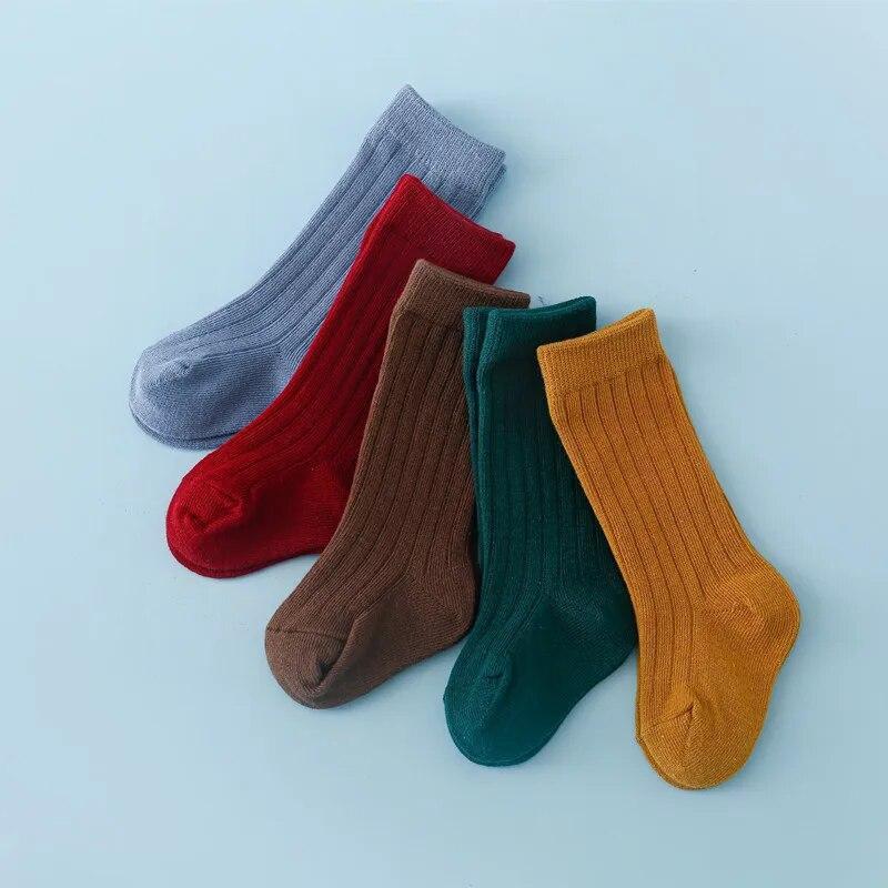 Lot de 5 paires de chaussettes longues en coton pour enfants de 0 à 5 ans, idéales pour l'école, le sport ou le sport.