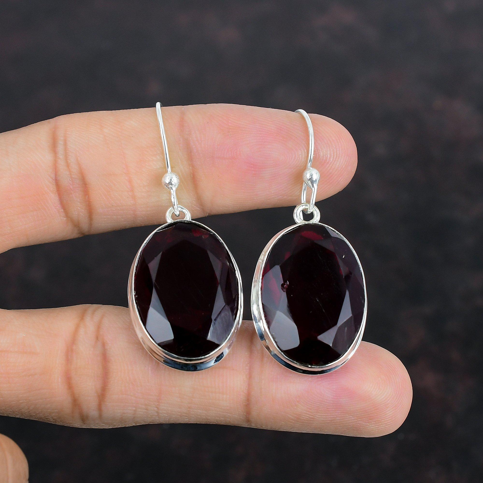 Cercei fațetați cu granat Mozambic Cercei din argint 925 Bijuterii uimitoare lucrate manual Cercei cu pietre prețioase naturale Cercei cu picătură Cadouri pentru ea