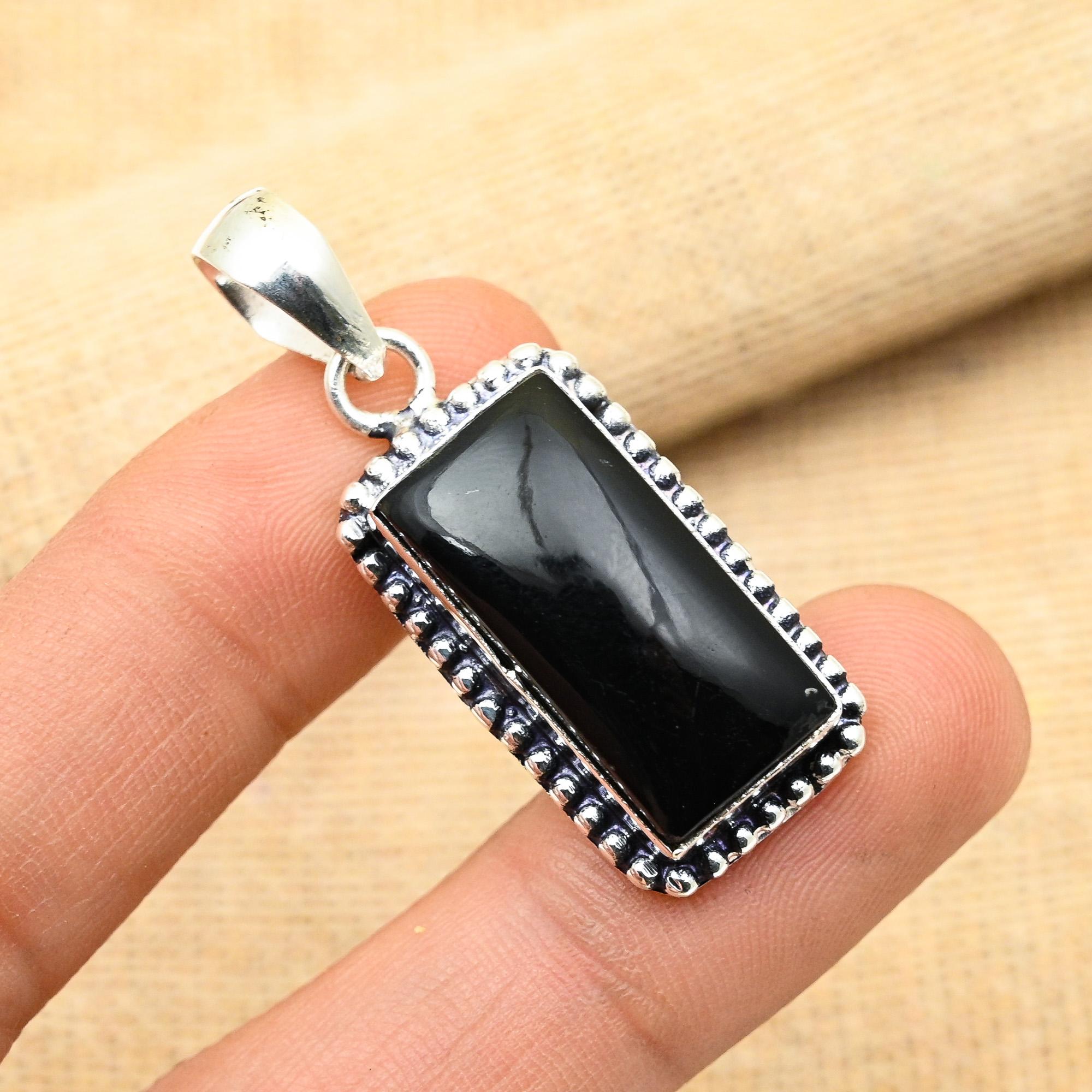 Black Spinel Gemstone Ručně vyrobený 925 Solid Sterling Sliver Jewelry Přívěsek pro ni