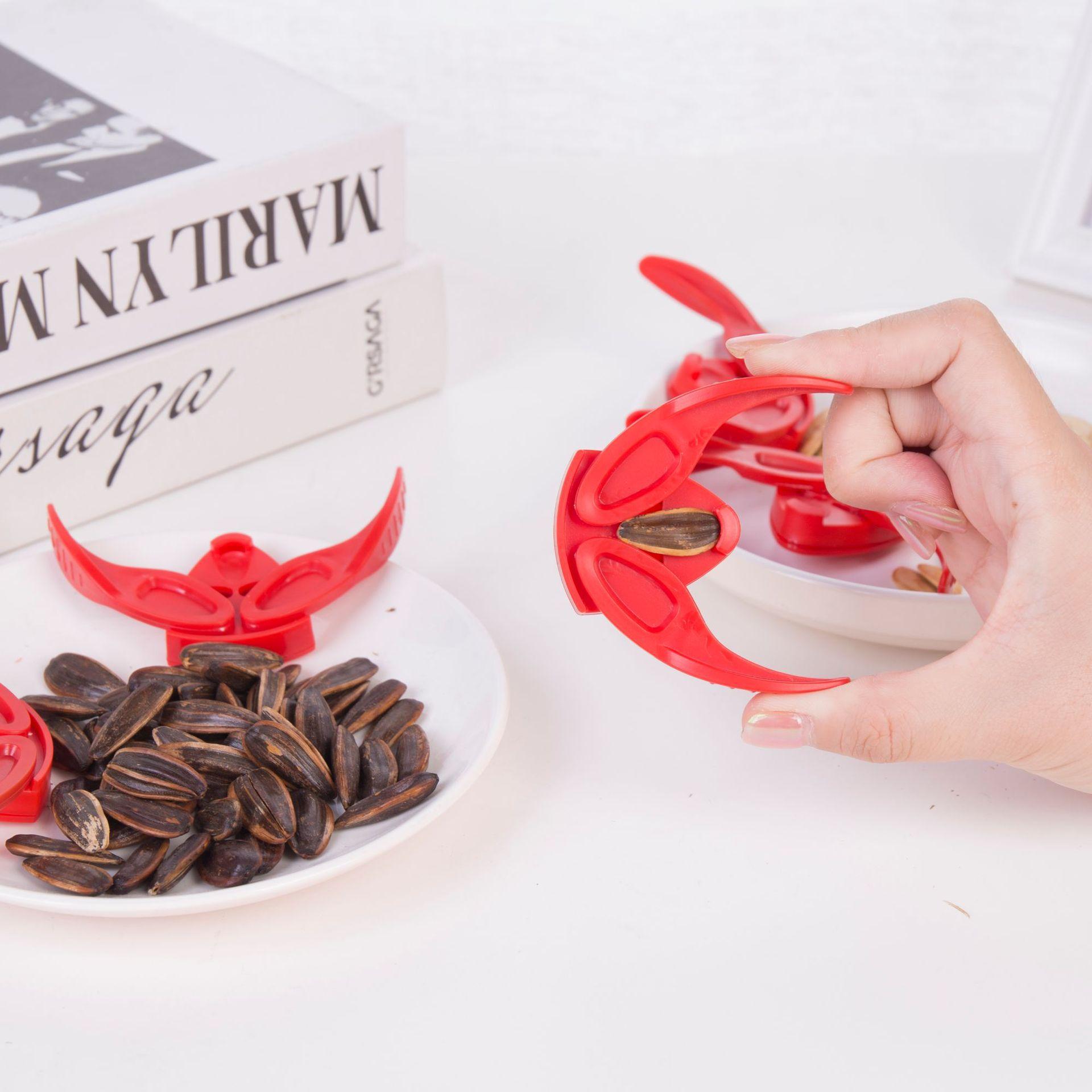 1PCS Lazy Melon Seed Nibbling Artifact Kitchen Tool Watermelon Seed Sheller Melon Seed Pliers Sheller Nut Clamp Melon Seed Clamp