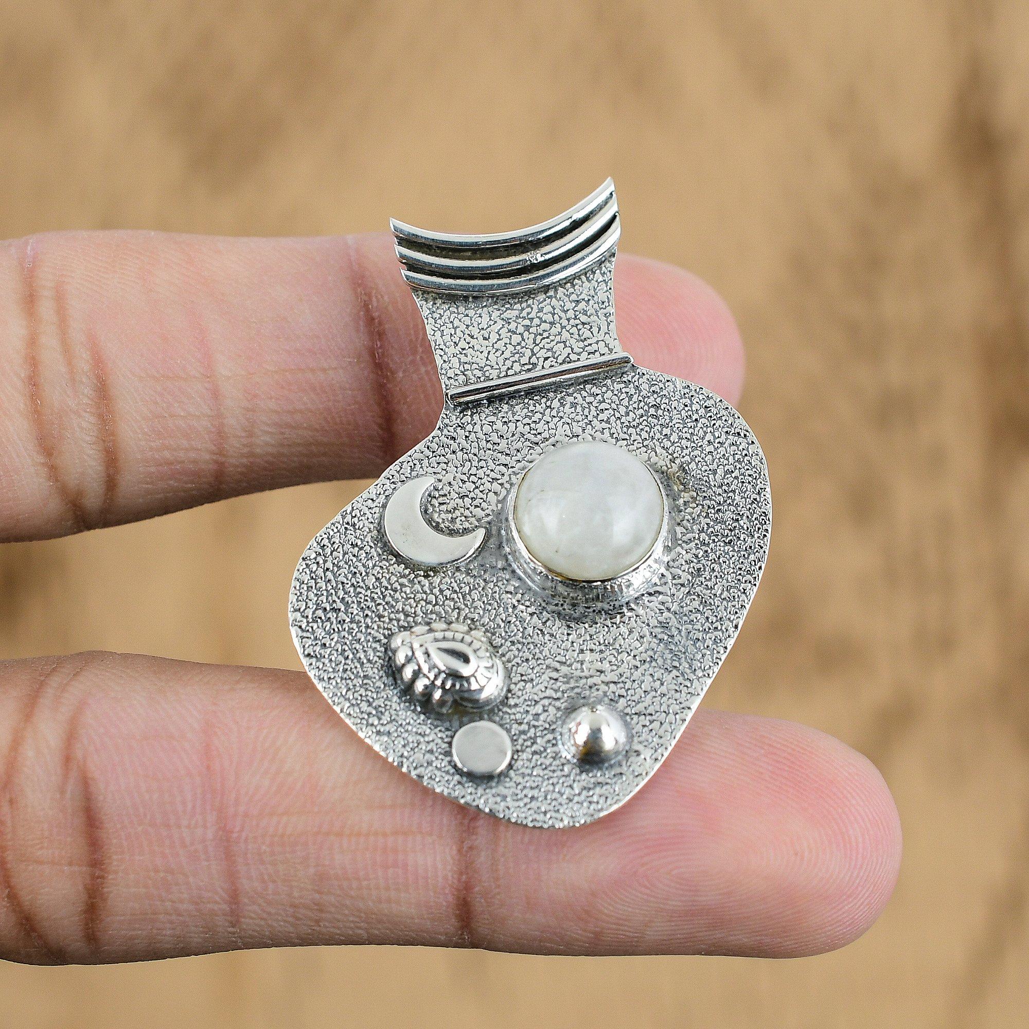 Gift For Her 925 Sterling Silver Natural Rainbow Moonstone Gemstone Pendant