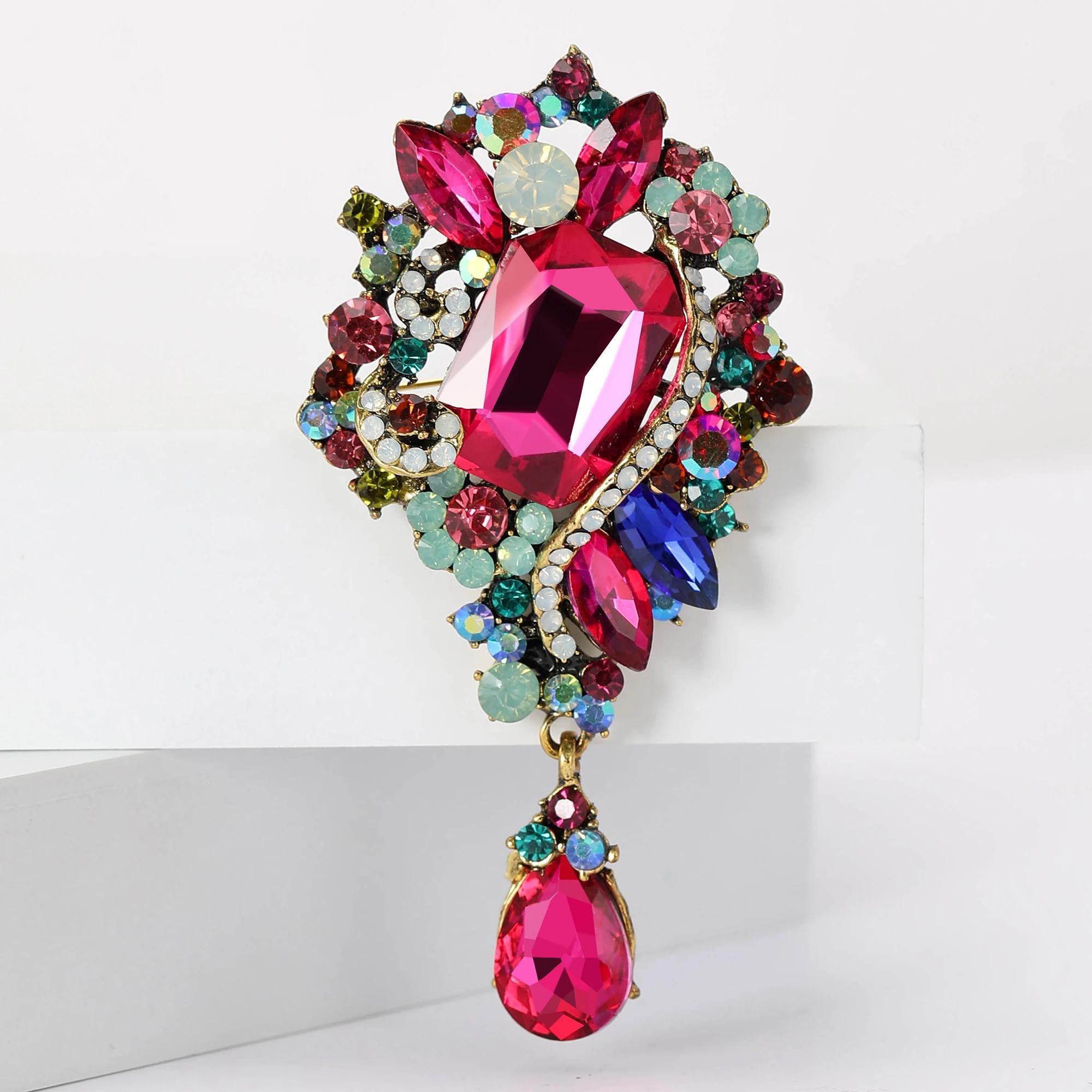 Crystal Glass Pendant Brooch for Women Unisex Rhinestone Flower Pins Banquet Party Backpack Gifts Jewelry Accessories