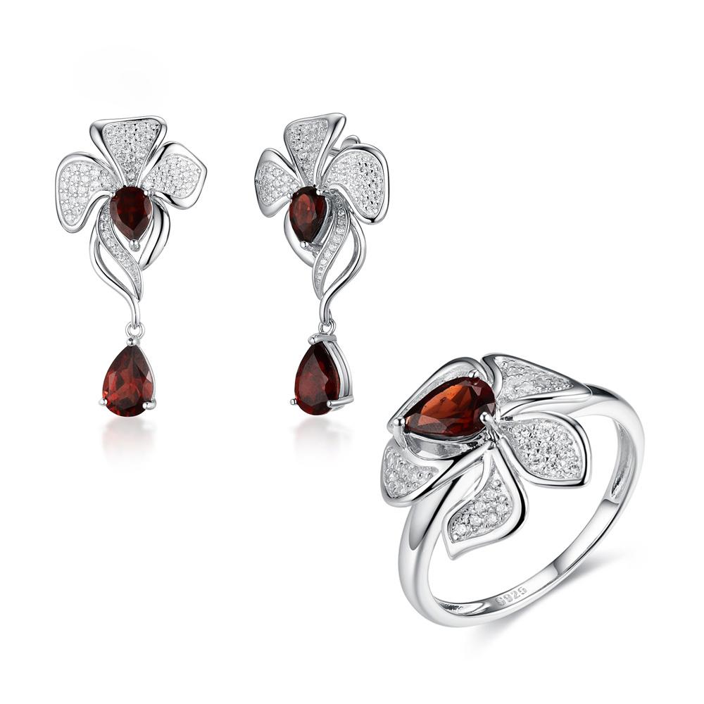 Wunderschönes Blumendesign Natürlicher Granat gepaart mit weißem Zirkon Damen Ring Ohrringe Schmuckset 925 Silber Jubiläumsgeschenk