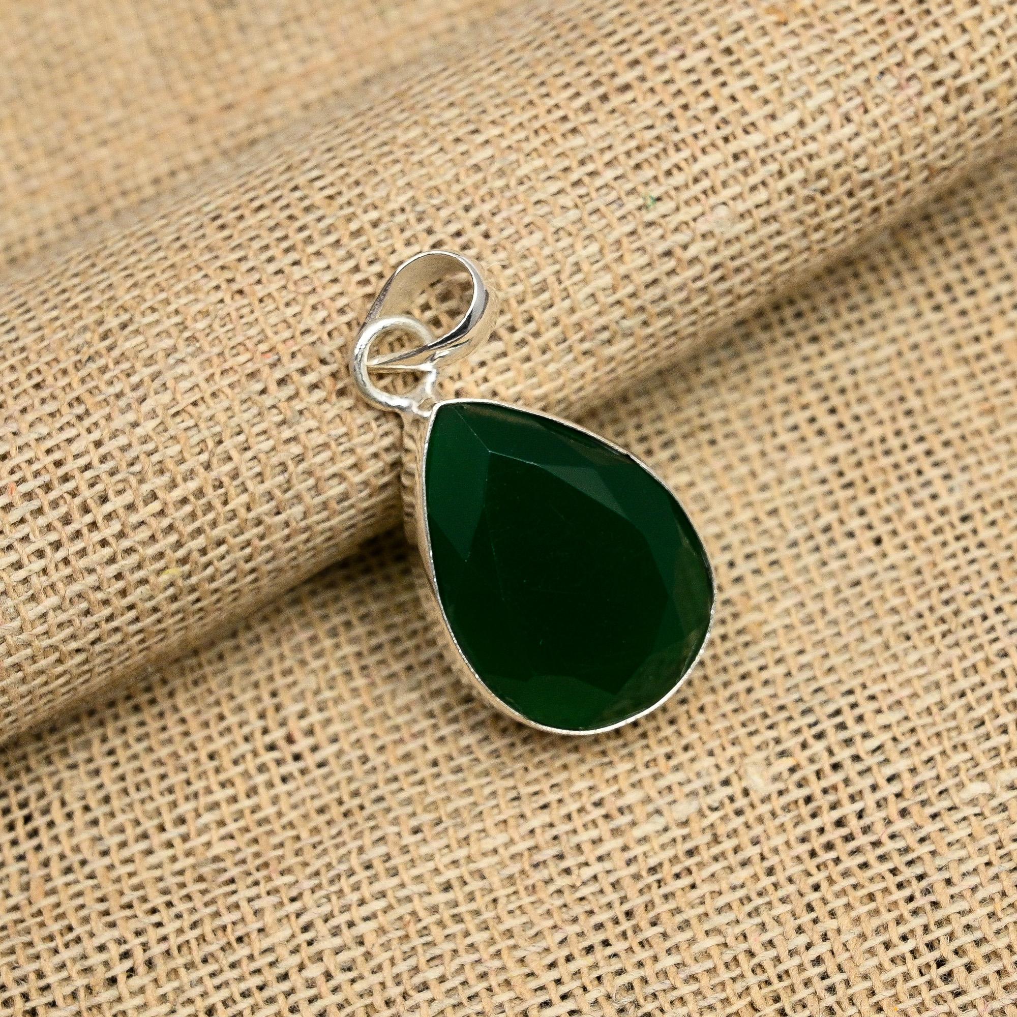 Pretty Green Onyx Gemstone Handmade 925 Sterling Silver Jewelry Pendant For Women