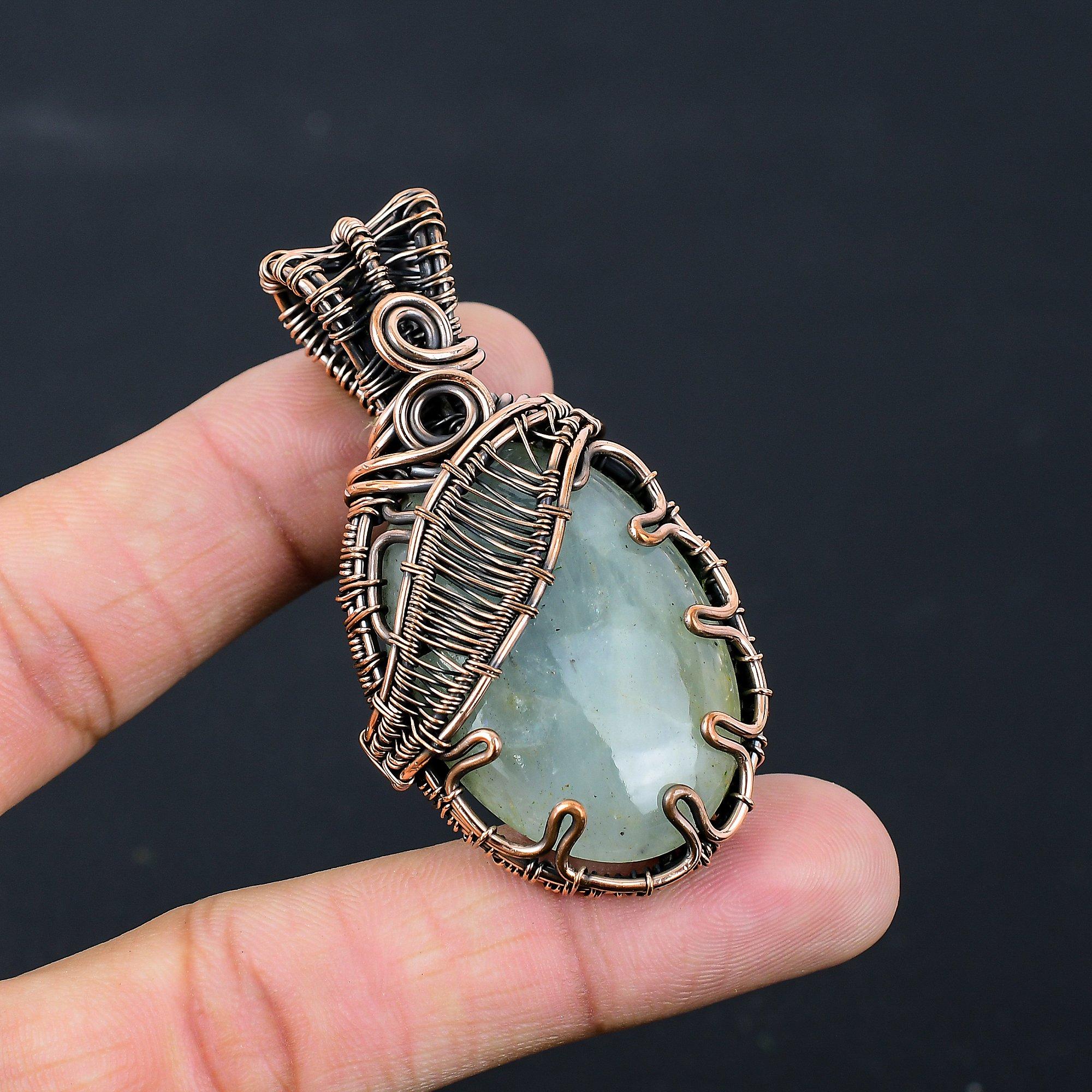 Akwamaryn Kamień Szlachetny Owinięty Czystym Miedzianym Drutem Ręcznie Robiony Wisiorek Biżuteria na Prezent Noworoczny