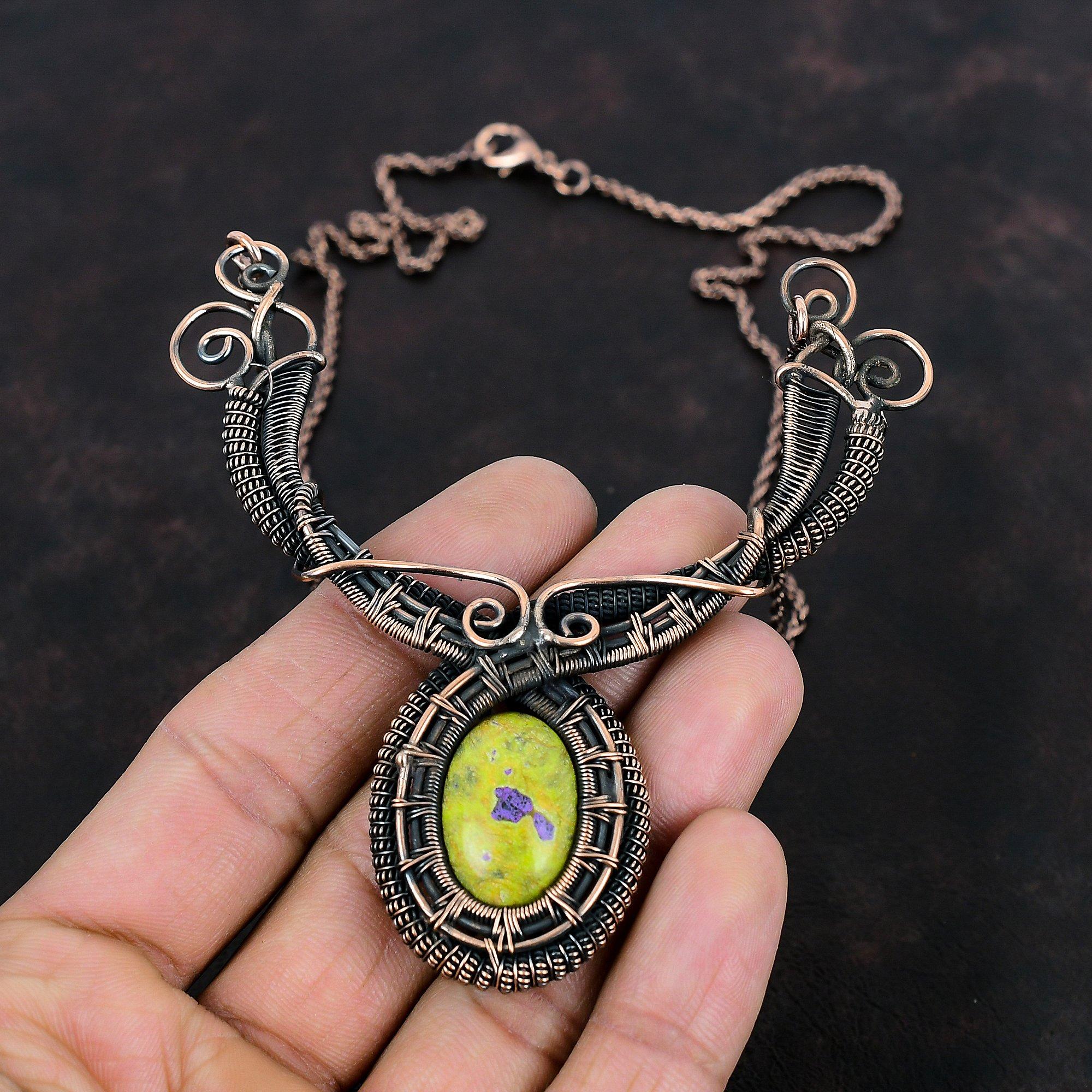 Collier en stichtite, collier en pierres précieuses enveloppé de fil de cuivre, collier élégant fait à la main, bijoux en cuivre uniques, cadeaux pour maman, bijoux enveloppés de fil