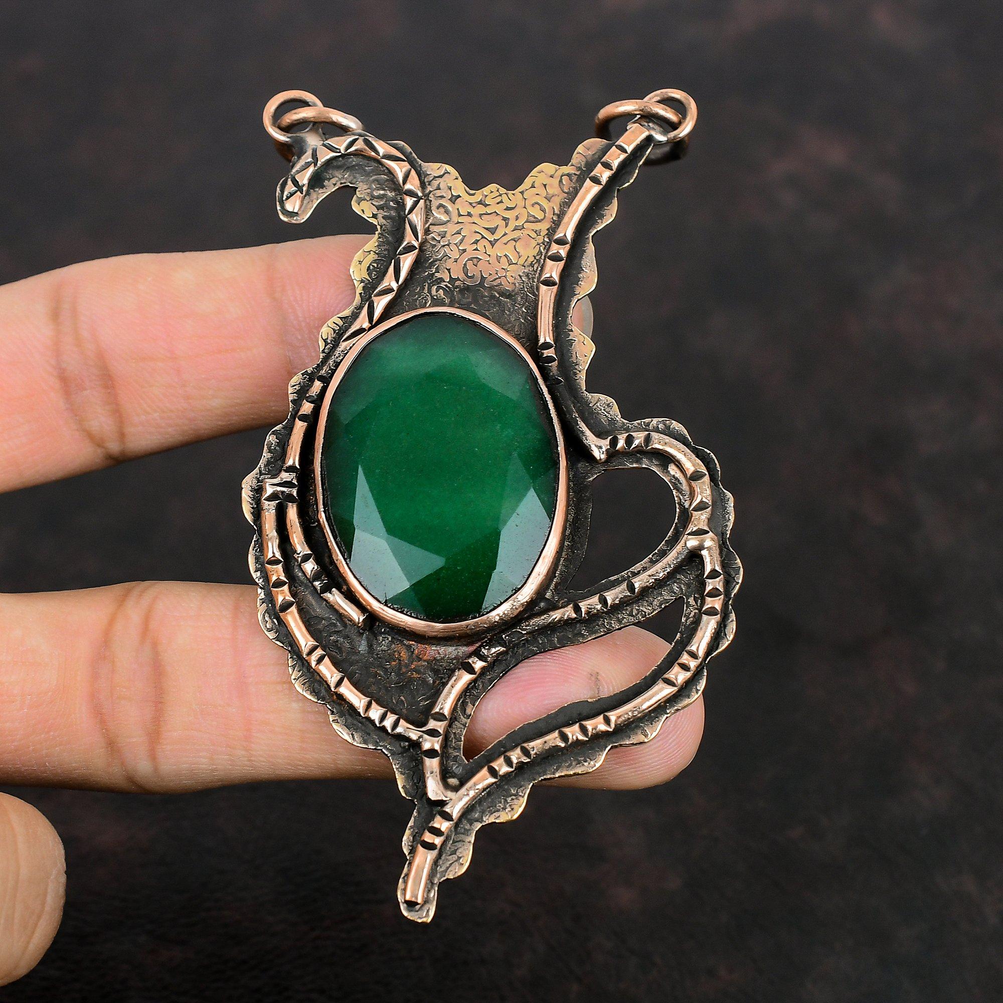 Кулон із гранованим замбійським смарагдом. Мідний кулон. Елегантний кулон. Мідні ювелірні вироби ручної роботи. Кулон із дорогоцінним камінням. Подарунок для неї. Ювелірні вироби із замбійського смарагду.