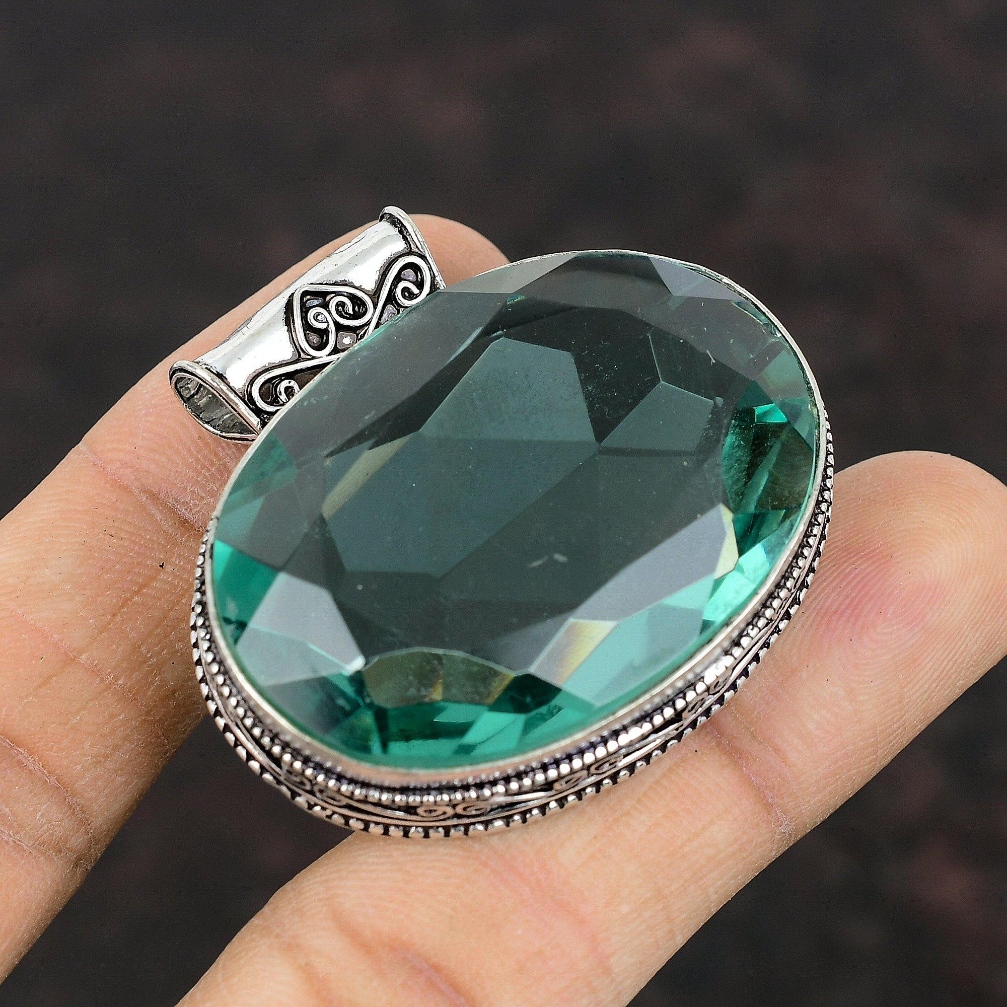 Facetterat grönt ametisthänge 925 sterling silverhänge Ädelsten Vintagehänge Handgjorda Boho smycken Unik designhänge present till henne