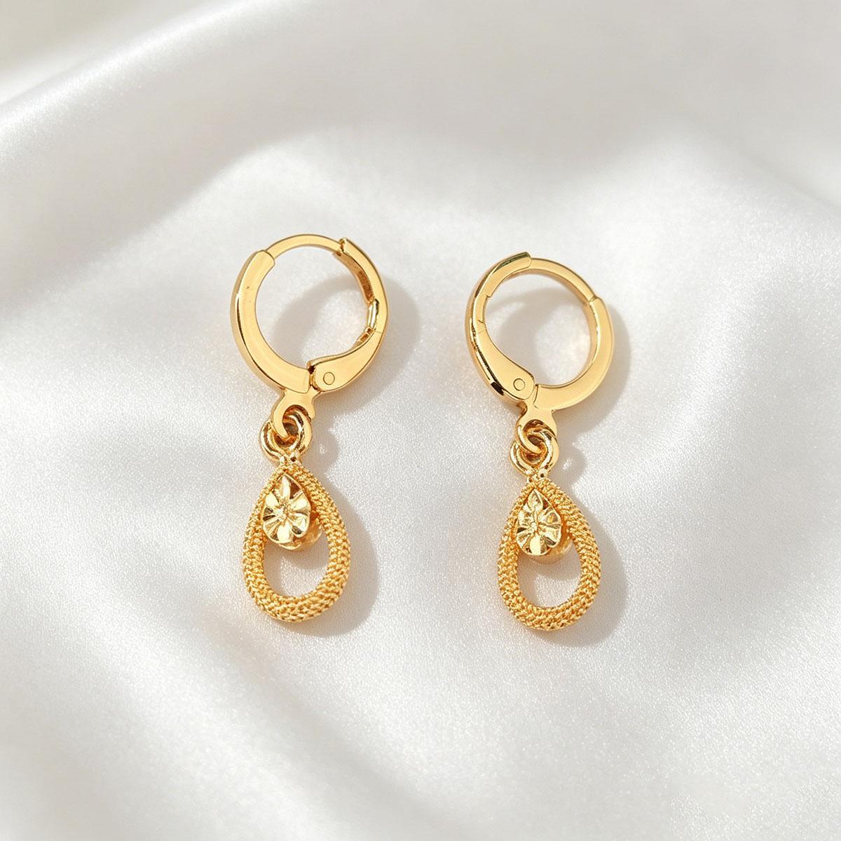 Waterdrop Gold Earrings Women Korean Simple New Style Slimming Daily Versatile Women Elegant Earrings Niche Design