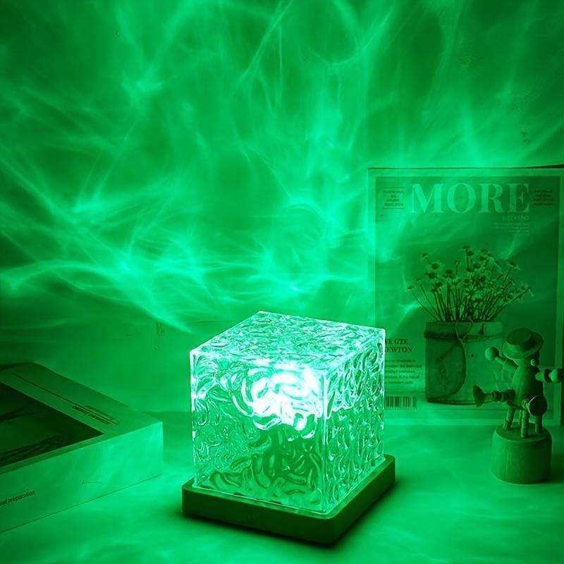 1 stk roterende vannrippel nattlys, USB nattlampe, RGB 16 fargespinn Creative flamme-atmosfærelampe ved sengen