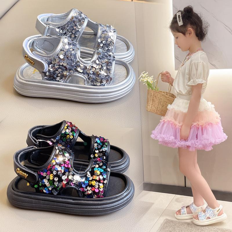 Girls' sequined soft soled sandals with exposed toes, anti slip and breathable beach shoes, spring new style, fashionable and casual shoes for girls