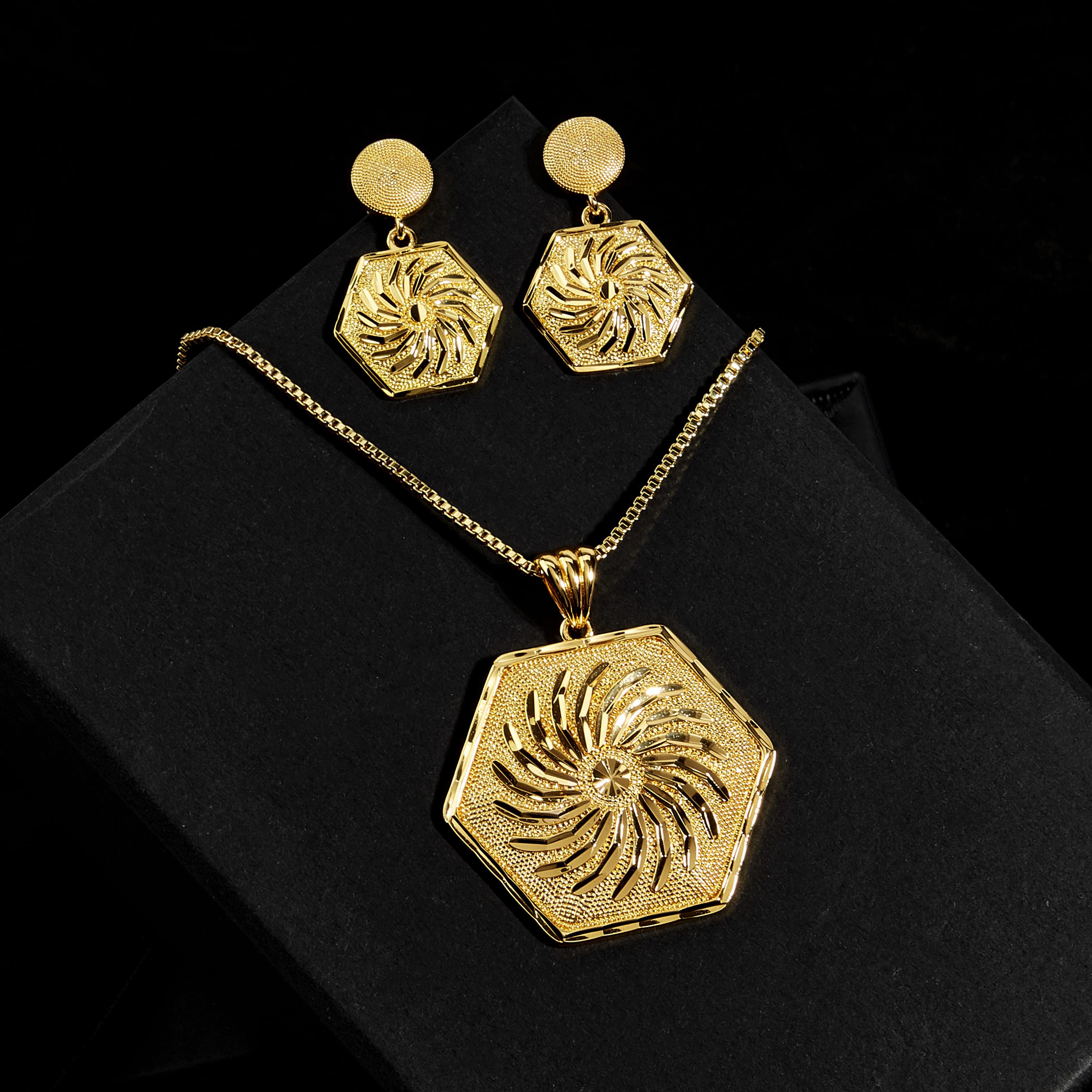 CMM Women's Golden Geometric Jewelry Set Hexagonal Spiral Pendant Necklace Matching Earrings Chic Accessory Any Occasion Elegant Party Fashion