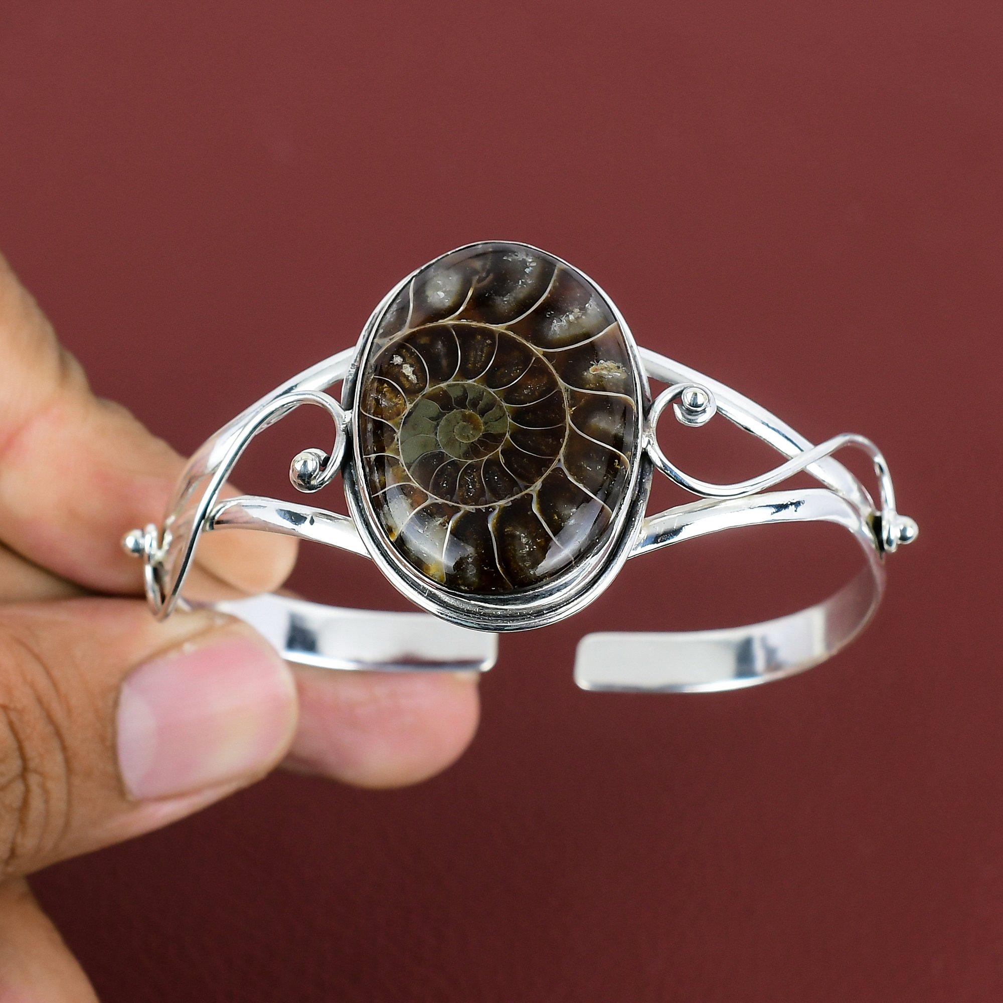 Bransoleta z skamieniałością amonita Srebro próby 925 Otwarta bransoleta Regulowana bransoleta Bransoleta z kamieniami szlachetnymi Ręcznie robiona biżuteria z amonitów Prezenty dla mamy