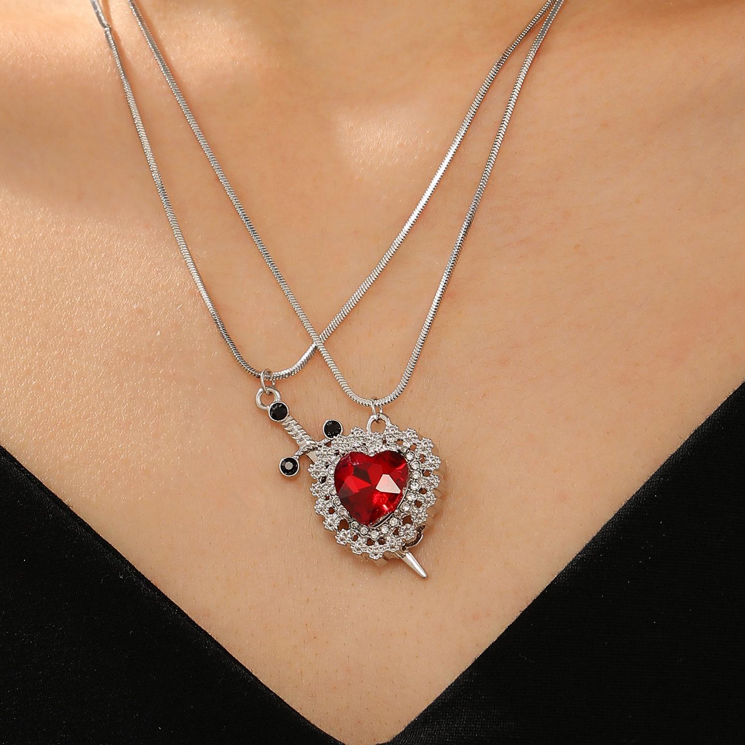 Fashionable Versatile Sword Love Couple Necklace One Arrow Piercing Imitation Diamond Necklace Pendant