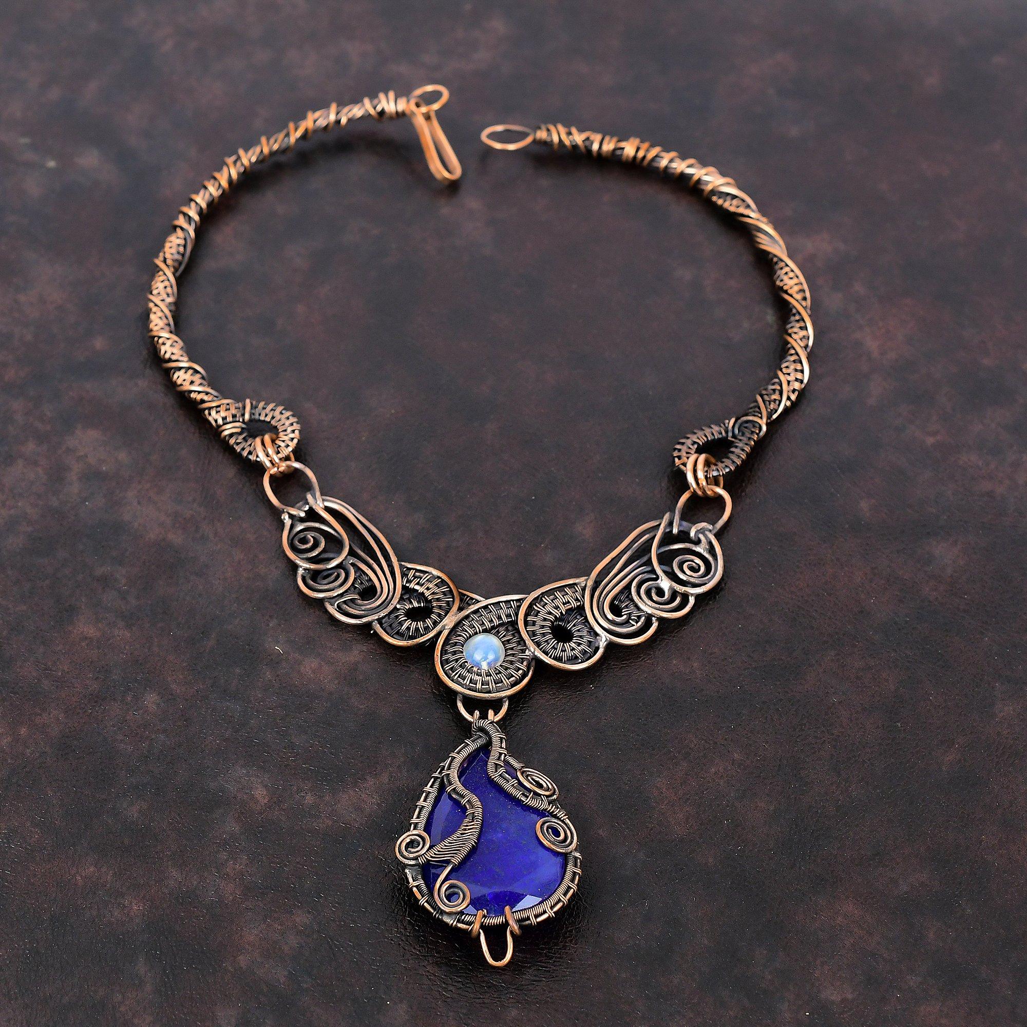 Collier Saphir Bleu Facetté Collier Pierre Précieuse Enveloppé de Fil de Cuivre Collier Pierre de Lune Arc-en-Ciel Fait Main Étonnants Bijoux en Cuivre Cadeau de Mariage