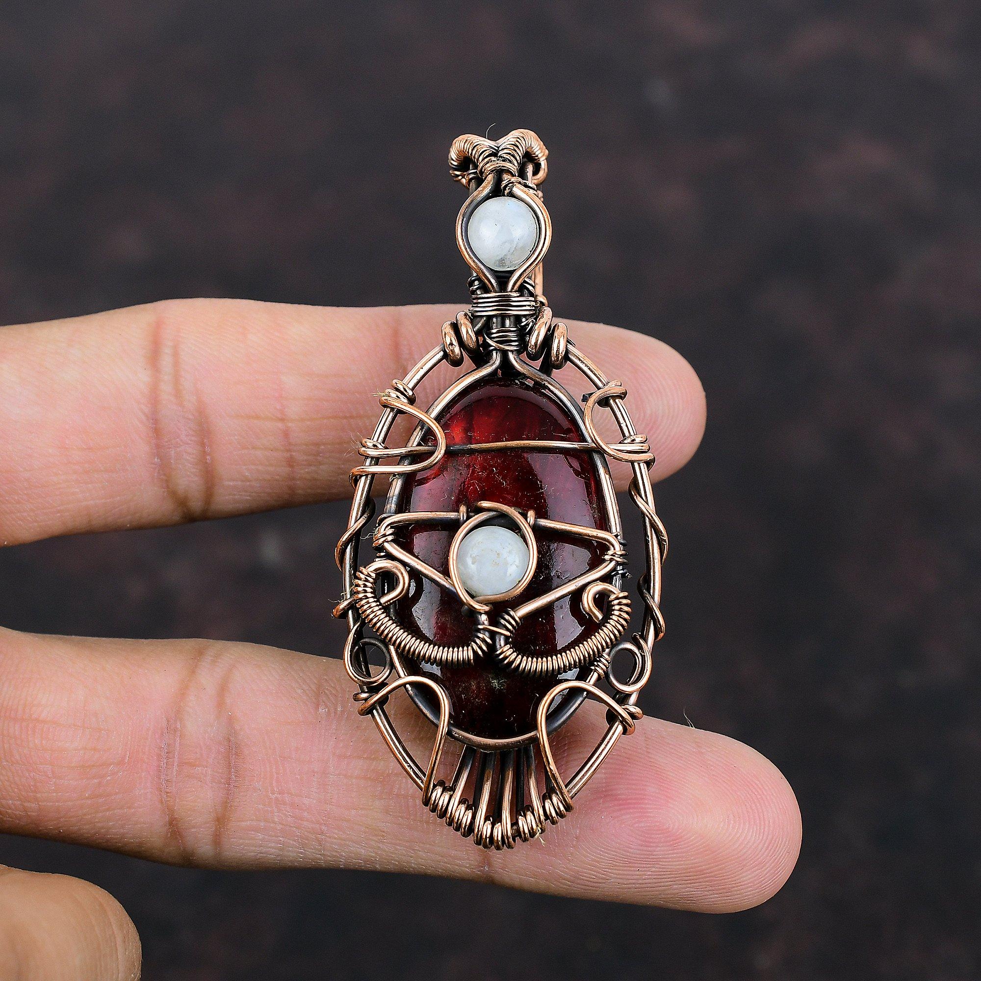 Pandantiv cu labradorit roșu de foc, sârmă de cupru înfășurată în curcubeu, pandantiv cu piatră prețioasă, cadou manual pentru mama, bijuterii din cupru cu piatră prețioasă