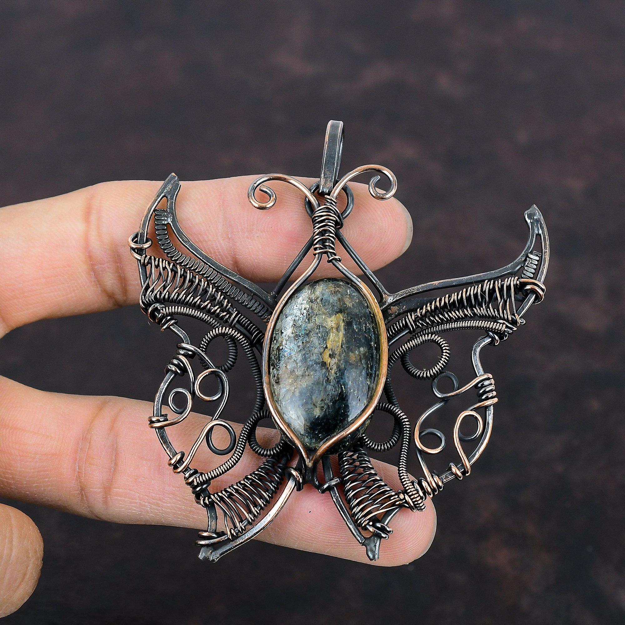 Kyanit Anhänger Kupferdraht gewickelter Anhänger Handgefertigter Edelsteinschmuck Schmetterlingsanhänger Kupferdrahtschmuck Hochzeitsgeschenke Brandneuer Anhänger