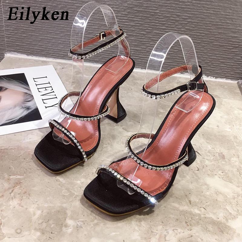 Eilyken Sommer Nytt Damedesign Square Toe Sandaler Mote Crystal Diamond PU-skinn Ankelspenne Strange Dame Hæl Sko