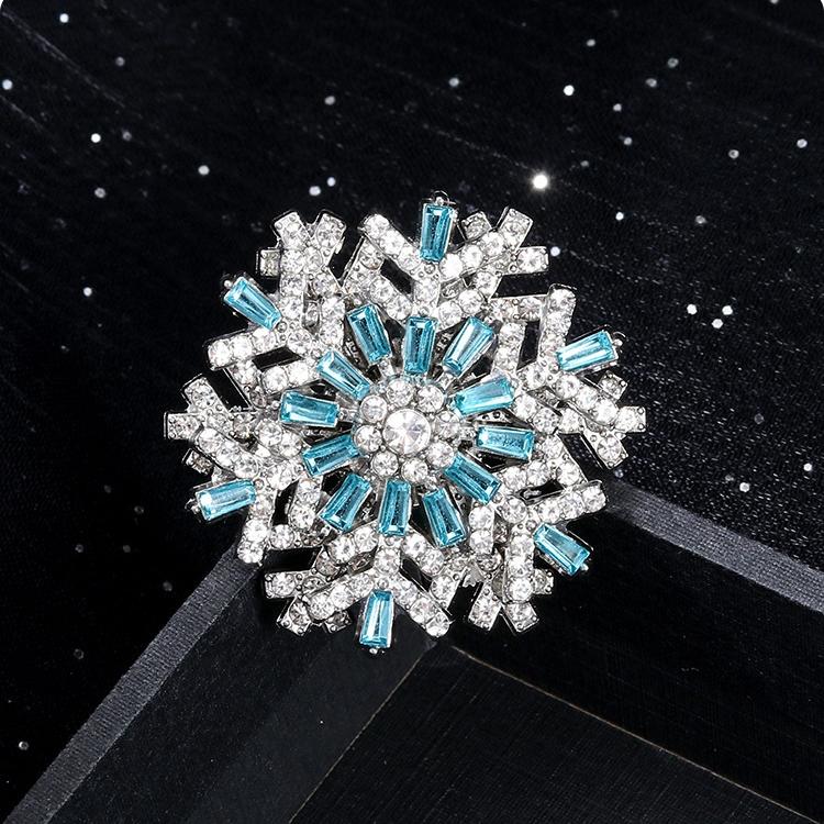 Snowflake Brooch Pins for Women Unisex Winter Flowers New Year Party Corsage Gifts