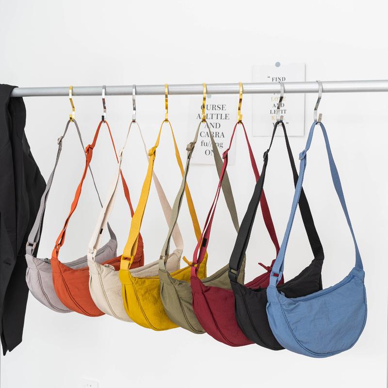 Casual Minimalist Crescent Zipper Shoulder Bag, All-Match Versatile Handbag For Daily Use, Sports Bag