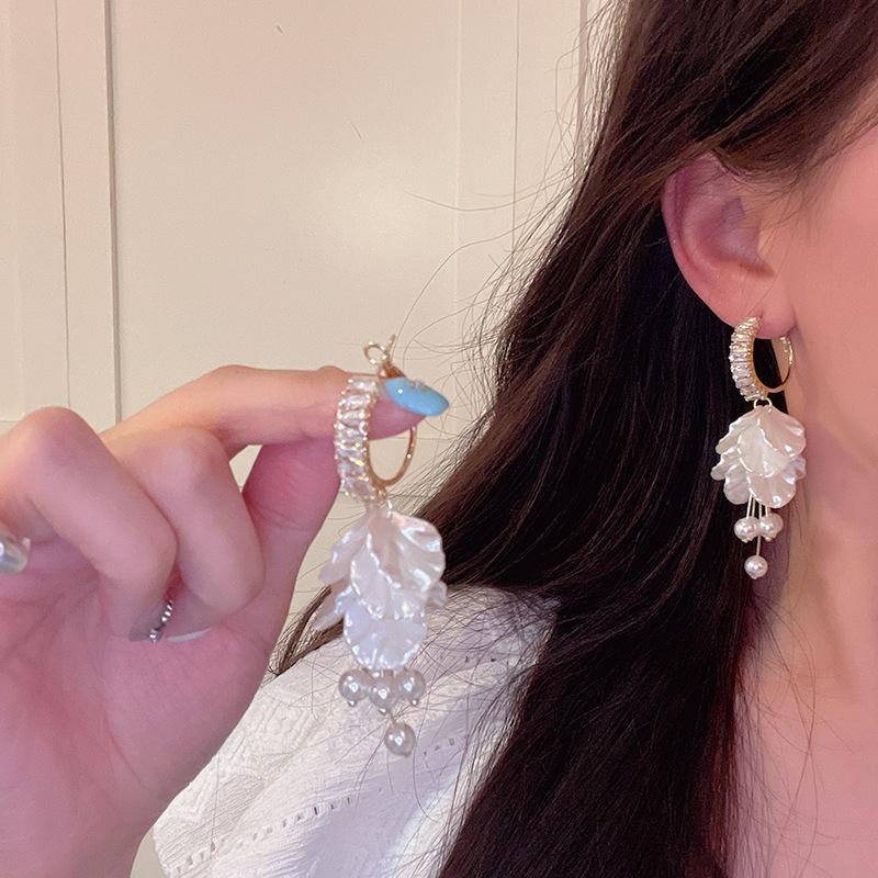 Light Luxury Fashion Advanced Feeling Long Tassel Imitation Pearl Earrings For Women