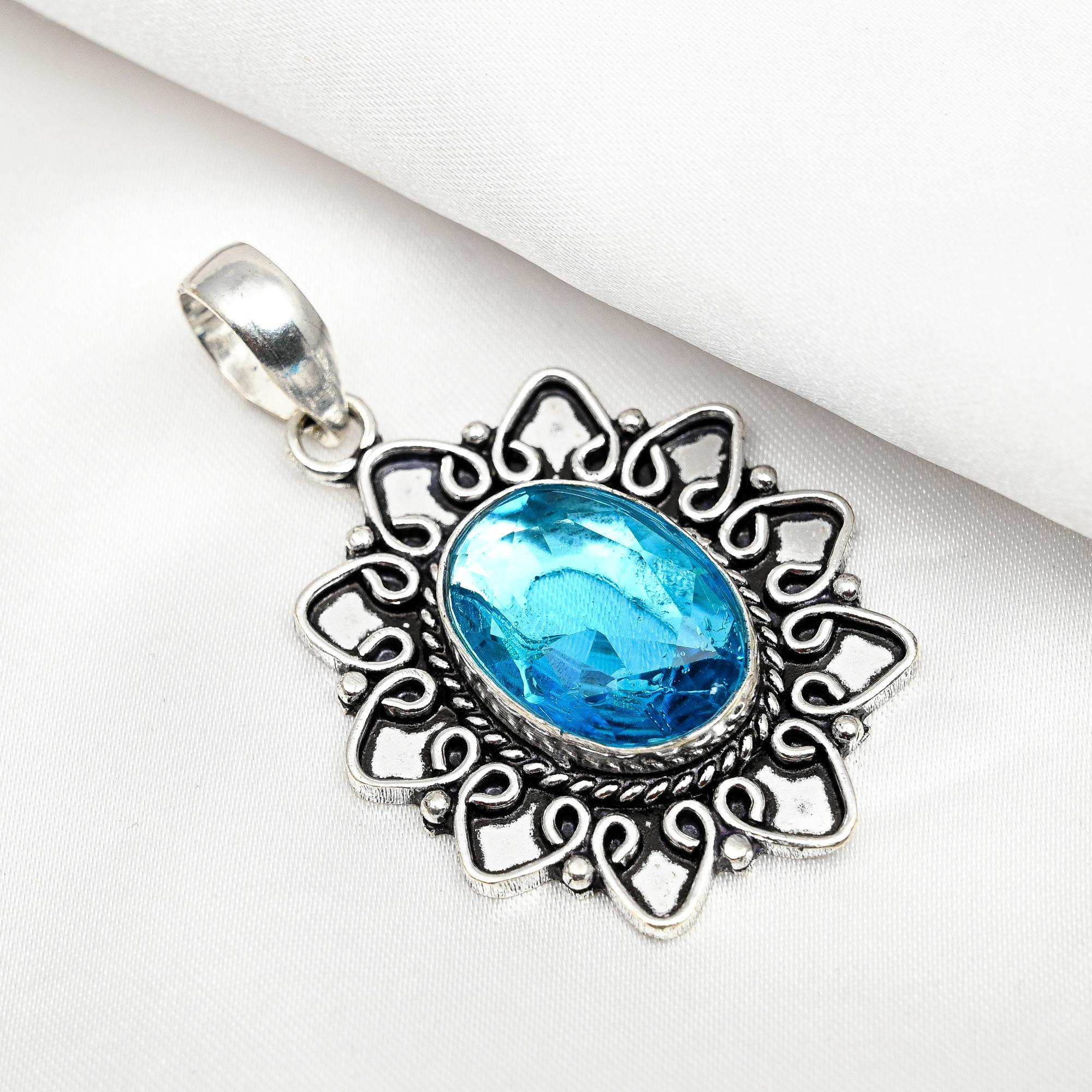 Ciondolo Topazio Azzurro Gioiello con Pietra Preziosa, Ciondolo in Argento Sterling Massiccio 925, Gioiello Fatto a Mano Ciondolo Pietra di Nascita, Regalo Per Lui