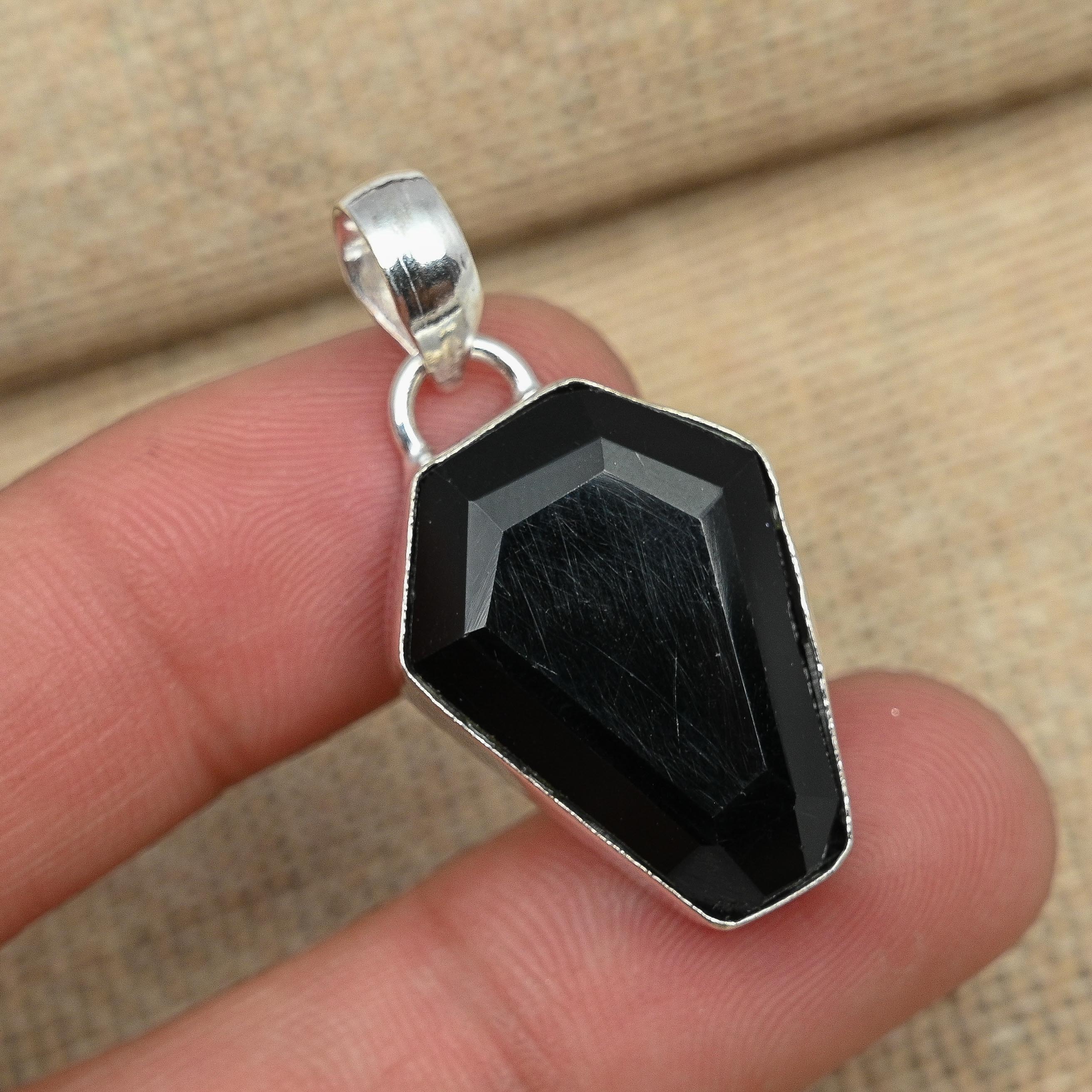 Pandantiv de damă, bijuterii lucrate manual, piatră prețioasă spinel neagră din argint 925