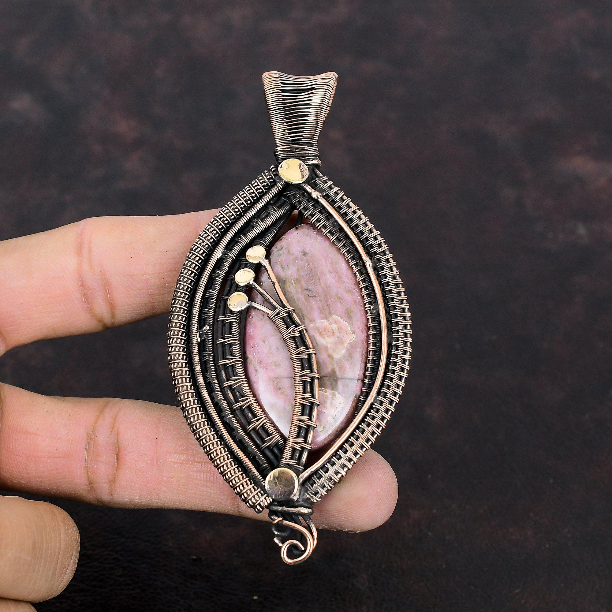 Colgante de rodonita envuelto en alambre de cobre, joyería de piedras preciosas de rodonita, colgante hecho a mano, colgante de último diseño, regalo para ella, joyería de cobre