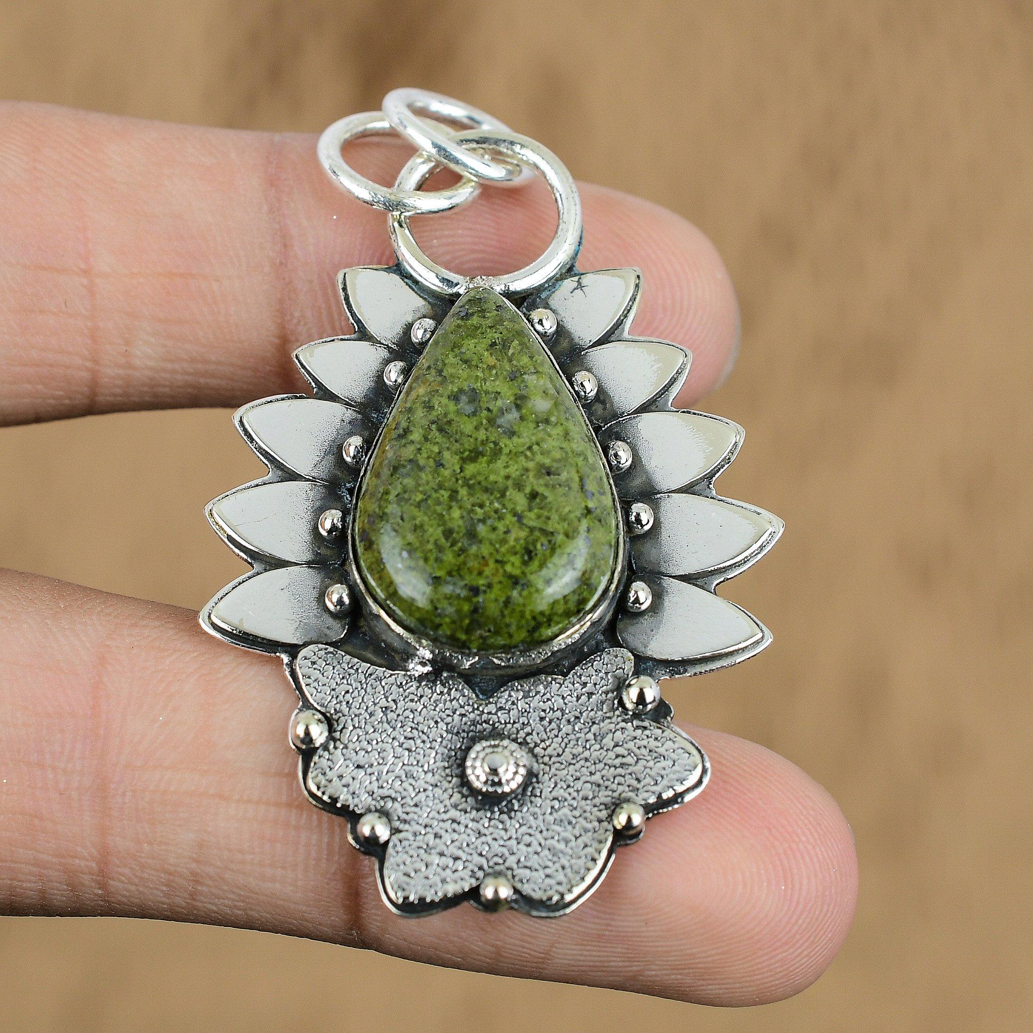 Natural Gogunjula Gemstone Pendant Green 925 Sterling Silver Indian Jewelry
