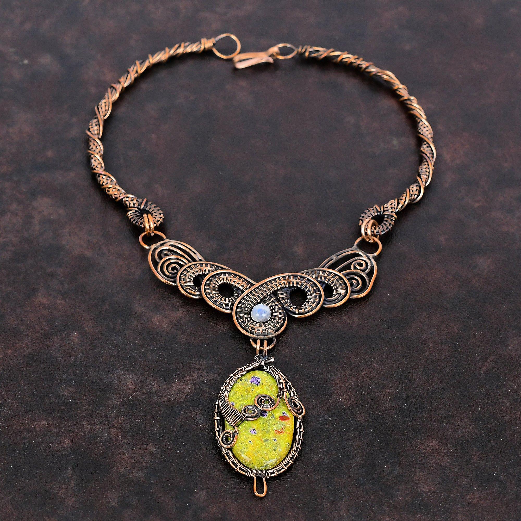Collier Pierre Gemme Stichtite Collier Enveloppé de Fil de Cuivre Collier Pierre de Lune Arc-en-ciel Collier Fait Main Bijoux en Fil de Cuivre Cadeau pour Mariage