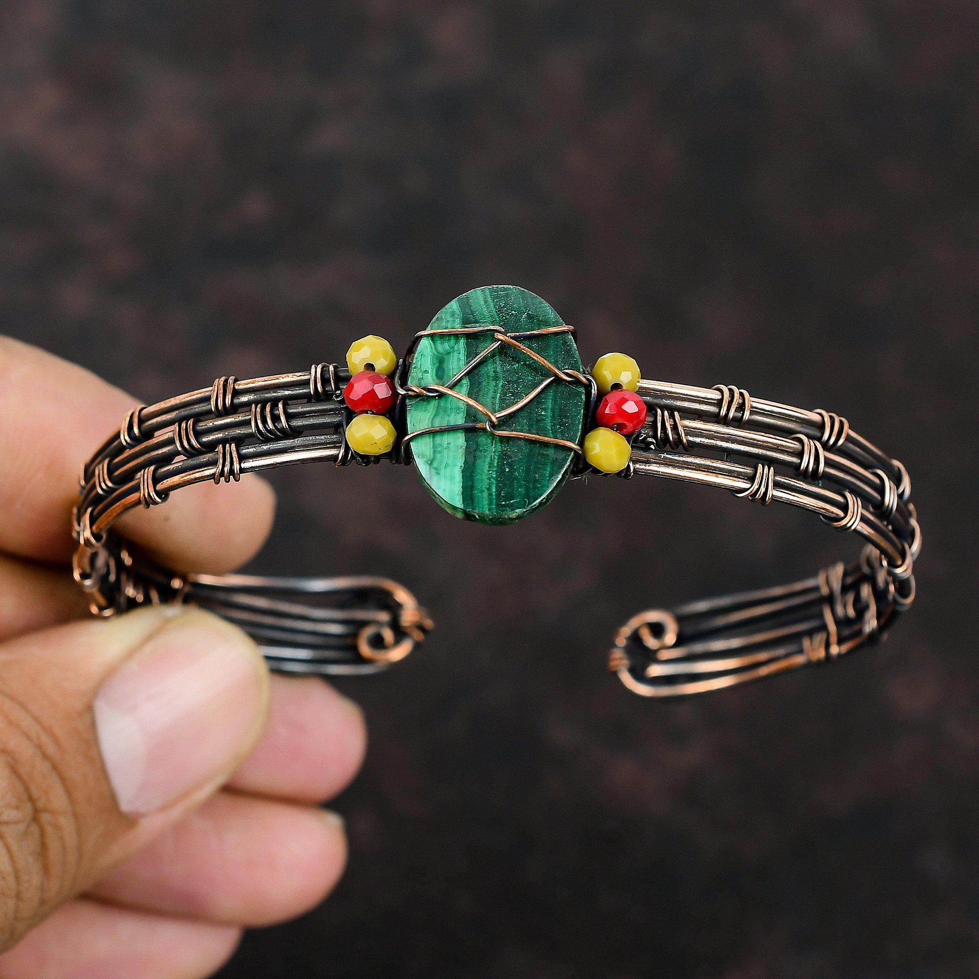 Malachit Armreif Gelbe Koralle & Rote Koralle Perlen Armband Kupferdraht gewickelter Schmuck Verstellbarer Armreif Edelsteinschmuck Handgefertigter Armreif