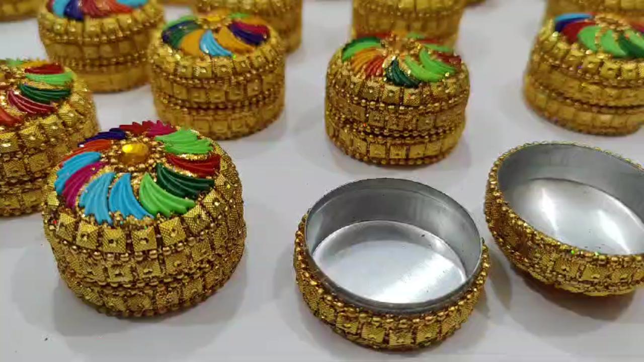Aluminum Sindoor Daani, Kumkum Box Bharani Return Gifts for Women for Pooja (Set of 12)