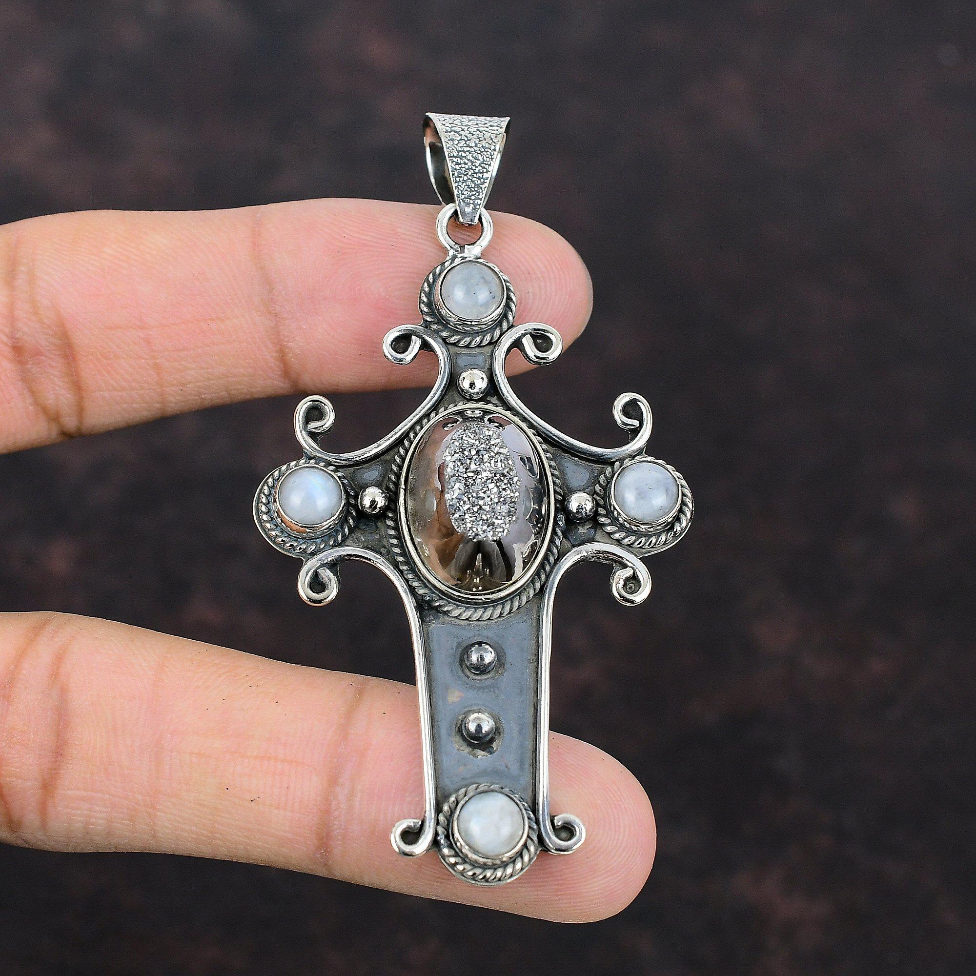 Ciondolo in argento e titanio Druzy Ciondolo a croce Ciondolo in argento sterling 925 Ciondolo in pietra di luna arcobaleno Regalo di anniversario Gioielli con pietre preziose fatti a mano
