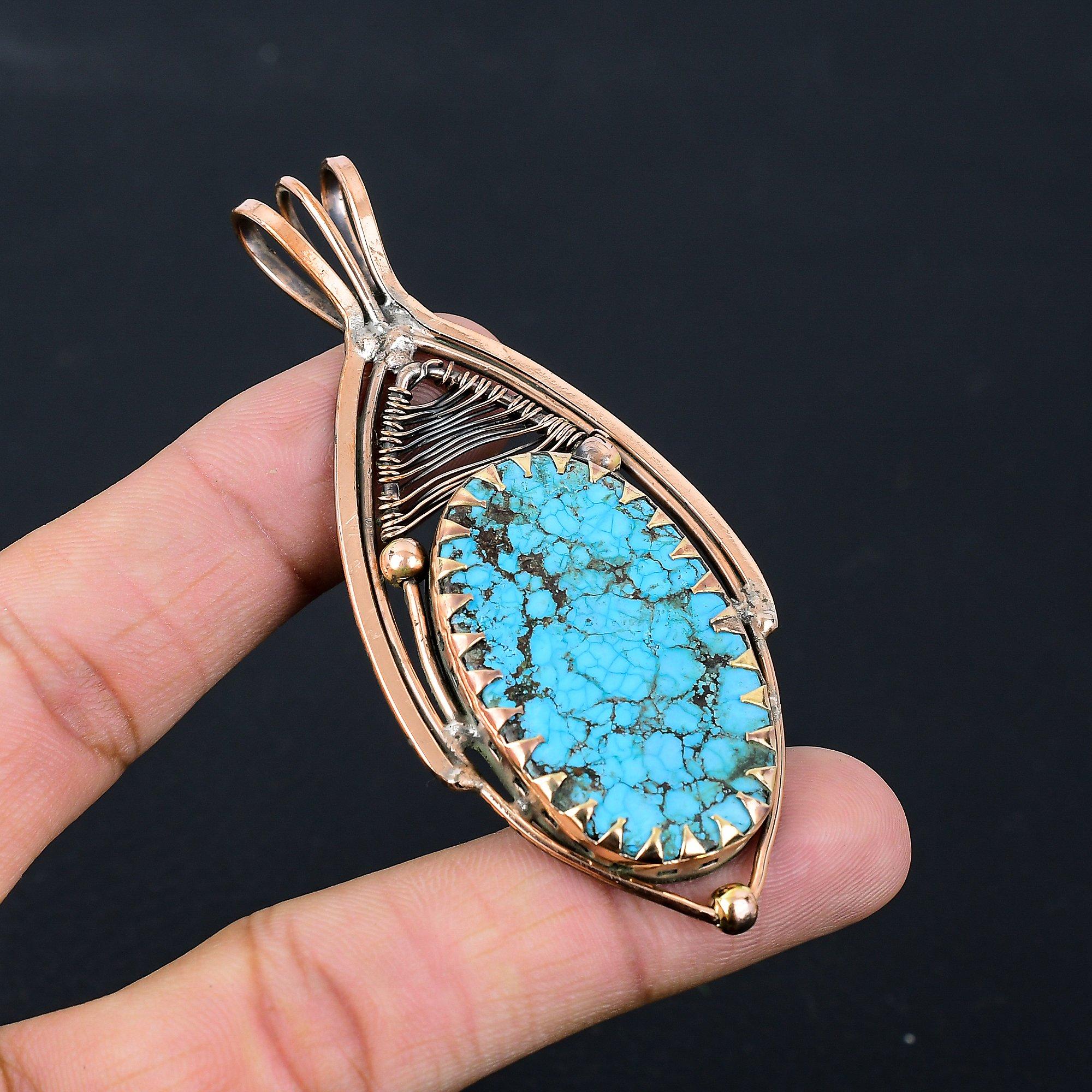 Niesamowity Turkusowy Kamień Szlachetny Ręcznie Robiony Wisiorek Opleciony Drutem z Czystej Miedzi