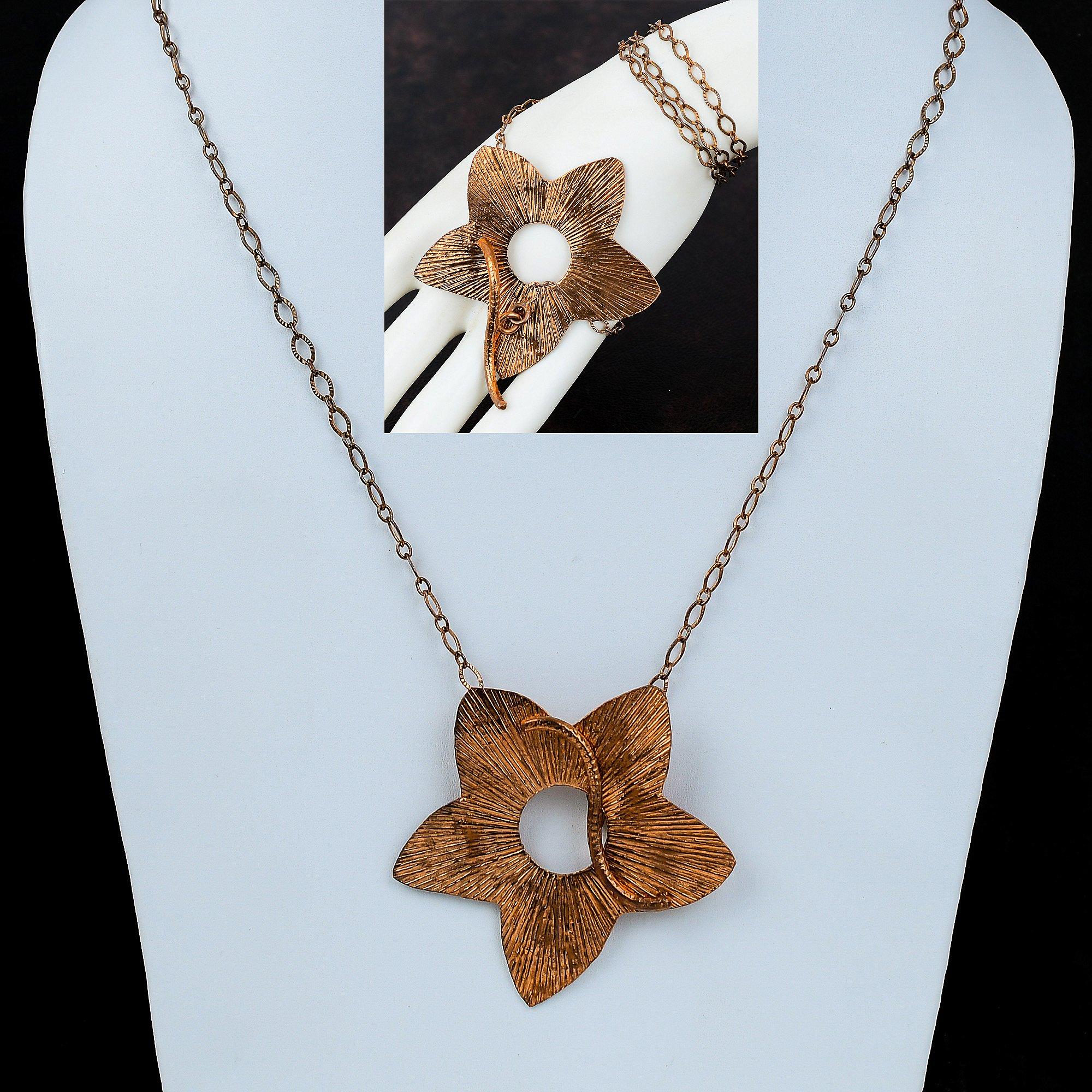 Miedziany Wisiorek Kwiatowy Unikalny Naszyjnik z Kwiatem Ręcznie Robiony Wisiorek Miedziana Biżuteria Wisiorek na Łańcuszek Piękny Wisiorek z Wzorem Kwiatowym Prezenty Rocznicowe