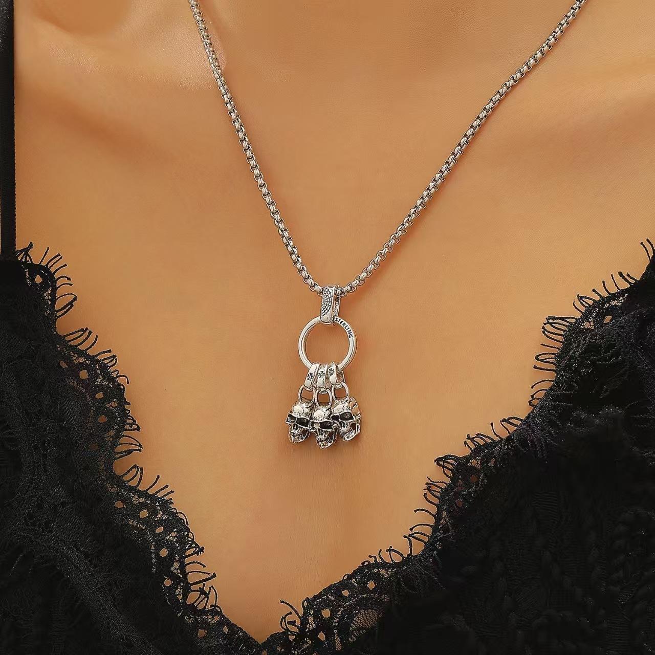 Retro Dark Personality Men Three Skull Necklace Pendant