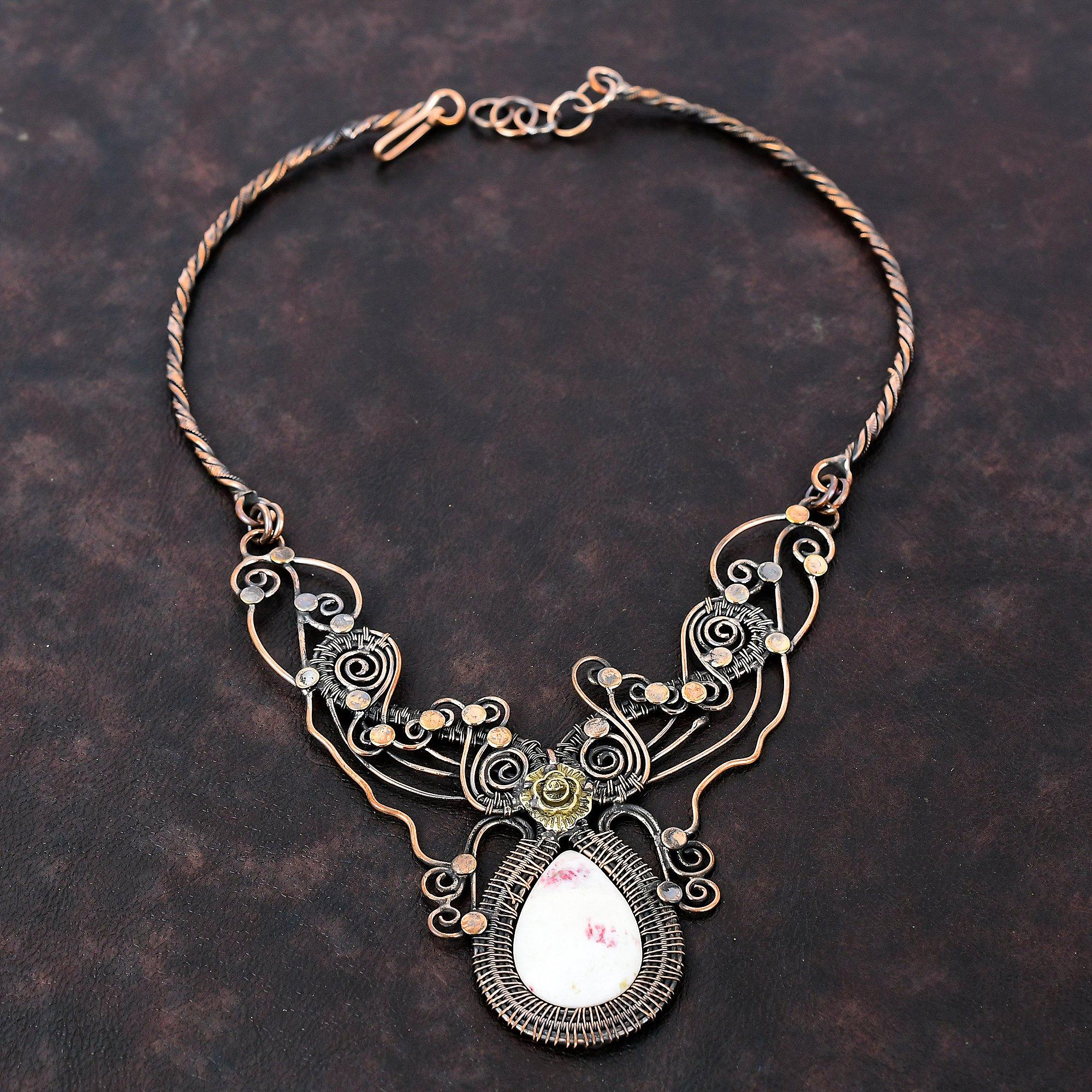 Collier en cinabre Collier enveloppé de fil de cuivre Collier ajustable Magnifiques bijoux en cuivre Collier de pierres précieuses Cadeau pour femme Bijoux faits main