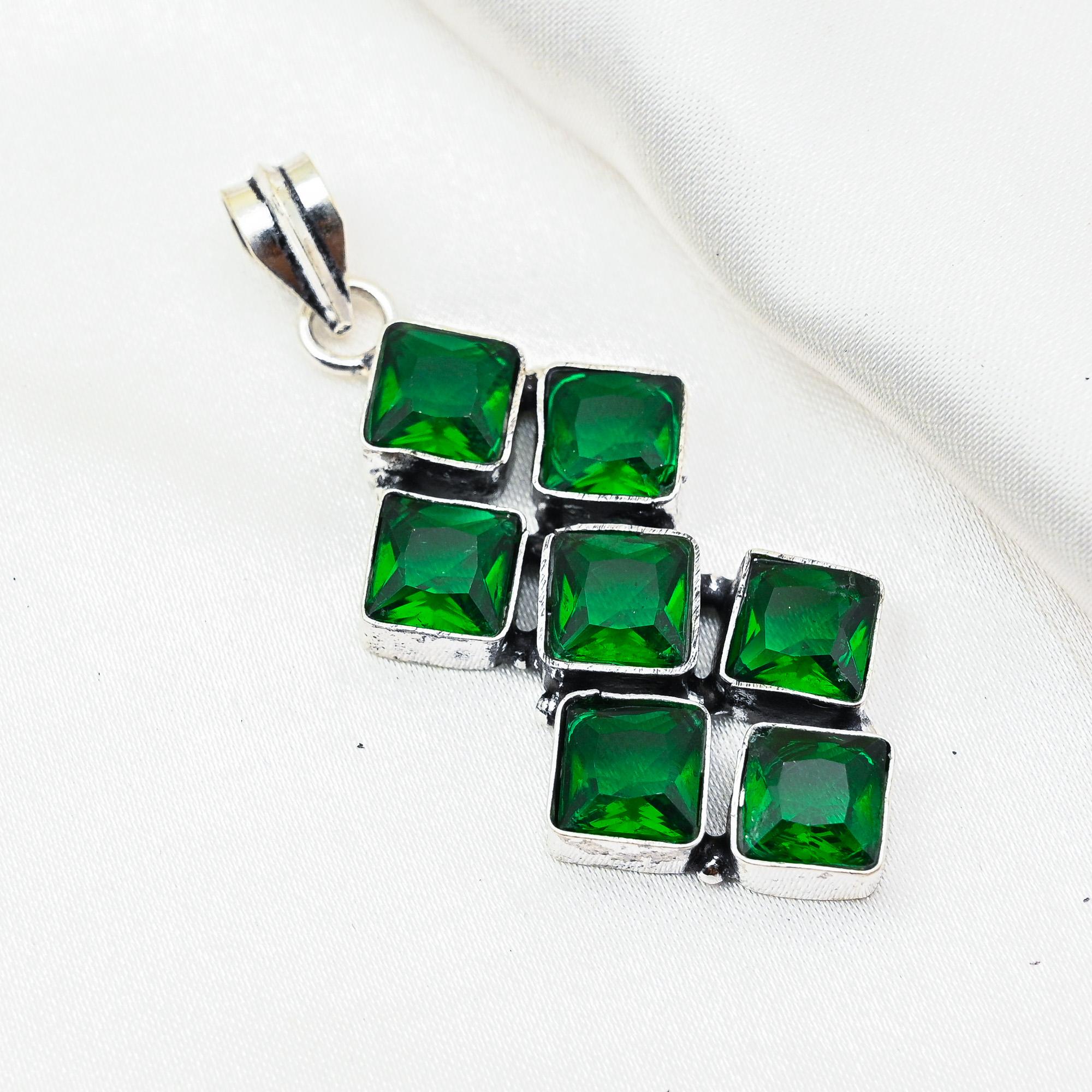 Ciondolo in pietra preziosa fatta a mano in diopside cromato, ciondolo in argento sterling massiccio 925, ciondolo di gioielli dal design unico