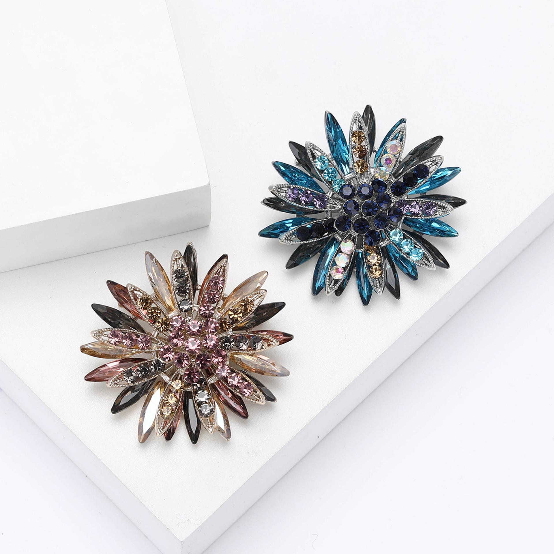 Rhinestone Sunflower Brooch for Women Unisex Lapel Pins Friends Party Gifts Banquet Jewellery Accessories