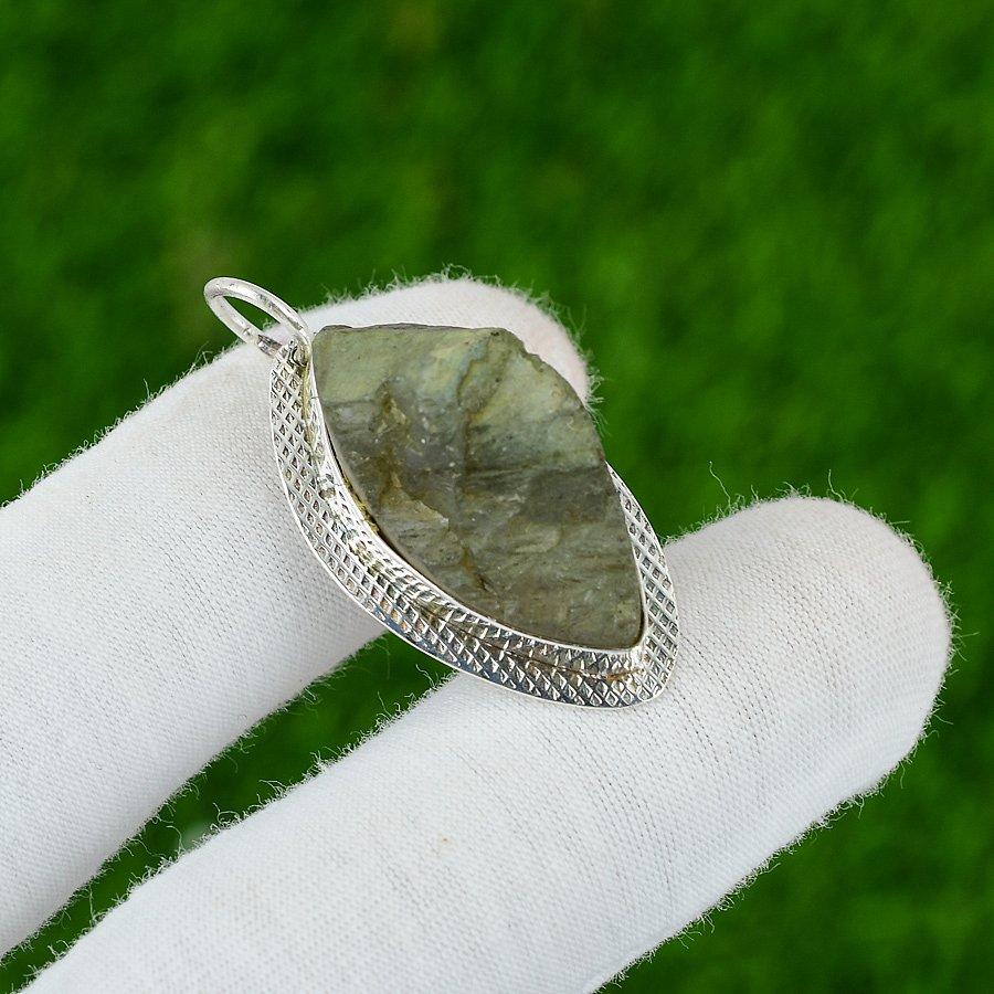 Sterling Silver Labradorite Rough Gemstone Bezel New Daughter Pendant Jewelry