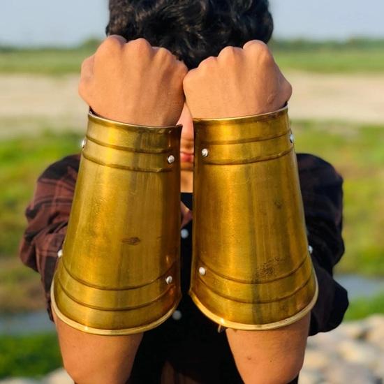 Golden Elbow Set Medieval Hand Protector Knight Eblow Set Cosplay Arm Set 18g Mild Steel Best Gift