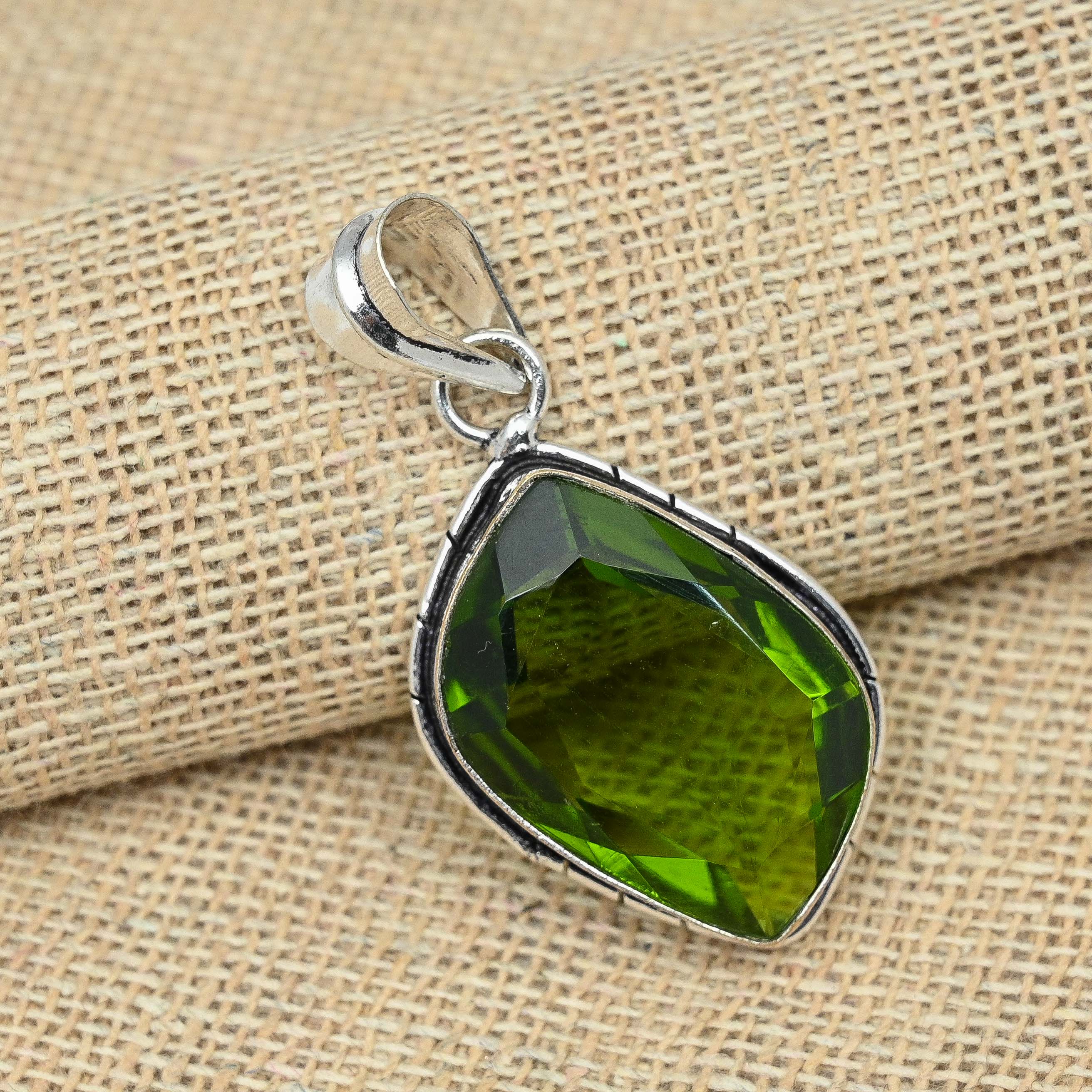 AAA+ Peridoto Piedra Preciosa Plata de Ley 925 Joyería Preciosa Hecha A Mano