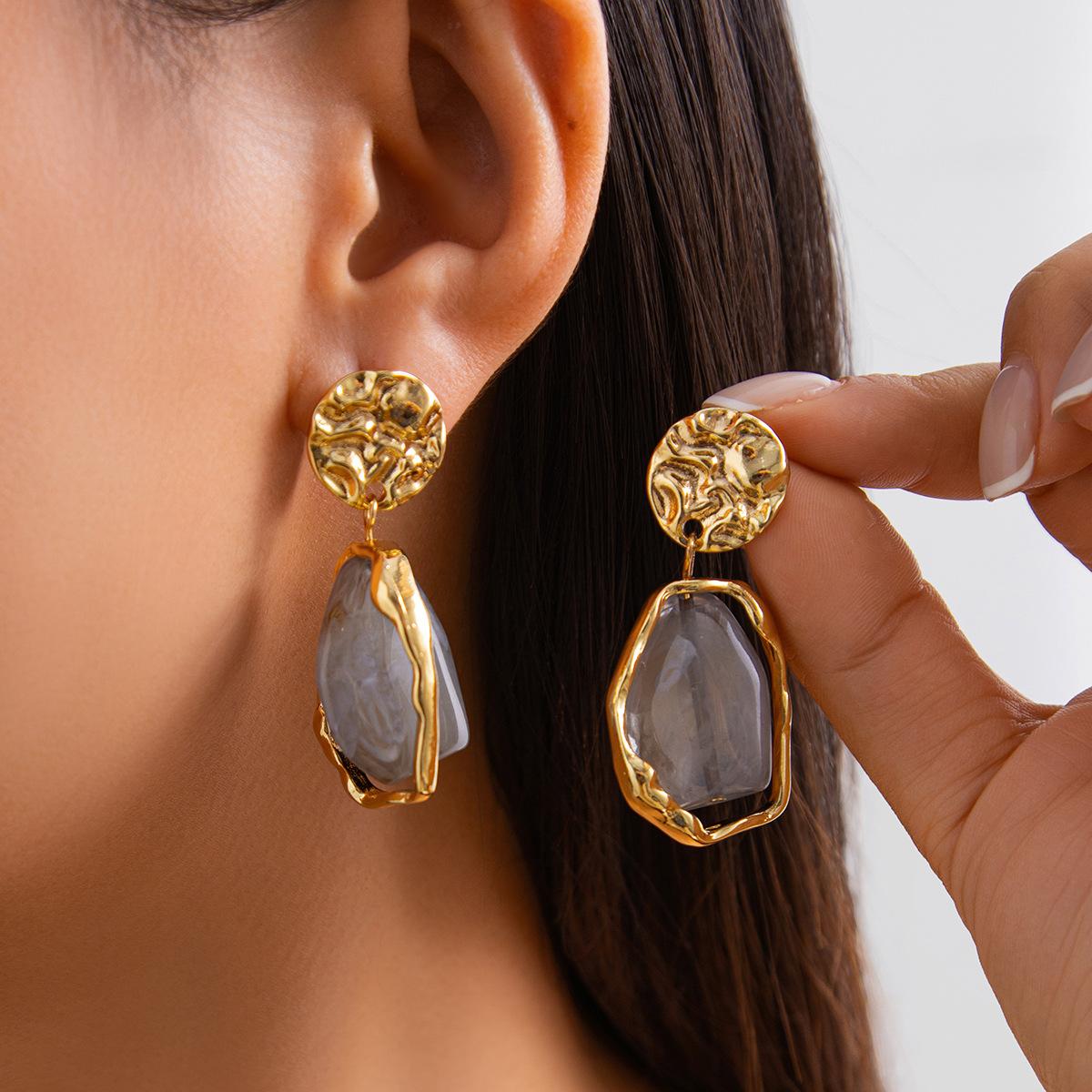 Retro Resin Earings for Women Water Drop Pendant Earring Banquet Party Female Ear Jewelry Girls Gift