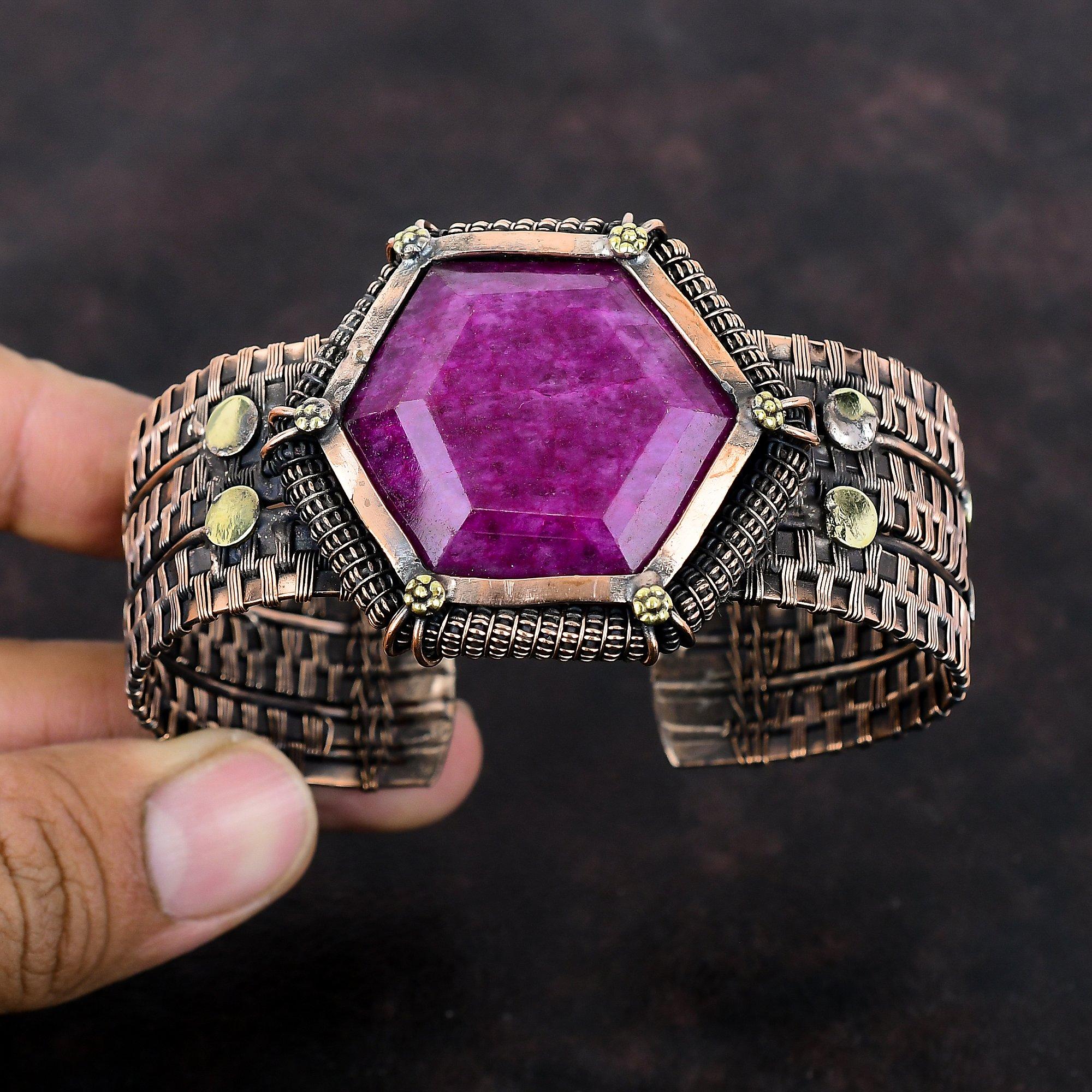 Pulseira de punho de rubi de Caxemira facetada, bracelete enrolado em fio de cobre, bracelete ajustável feito à mão, pulseira com pedras preciosas, joia enrolada em fio de cobre, presente para a mãe