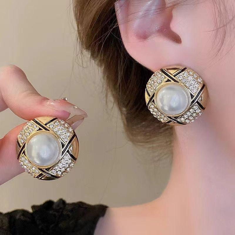 Best Gifts Round Stone Gold Stud Earrings for Women