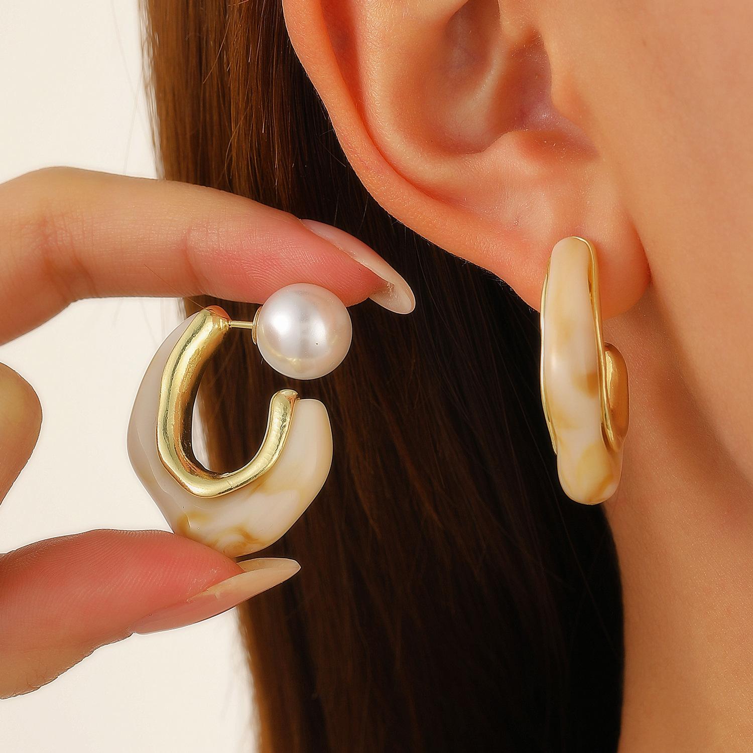 French Retro Style Fashion Versatile Geometric Resin Alloy C Shaped Earrings For Women